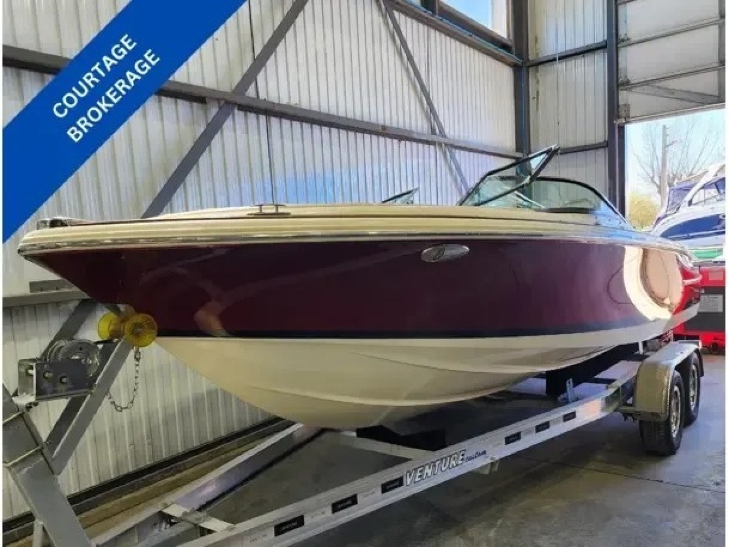 2018 Chris-Craft Launch 23 - Image 25