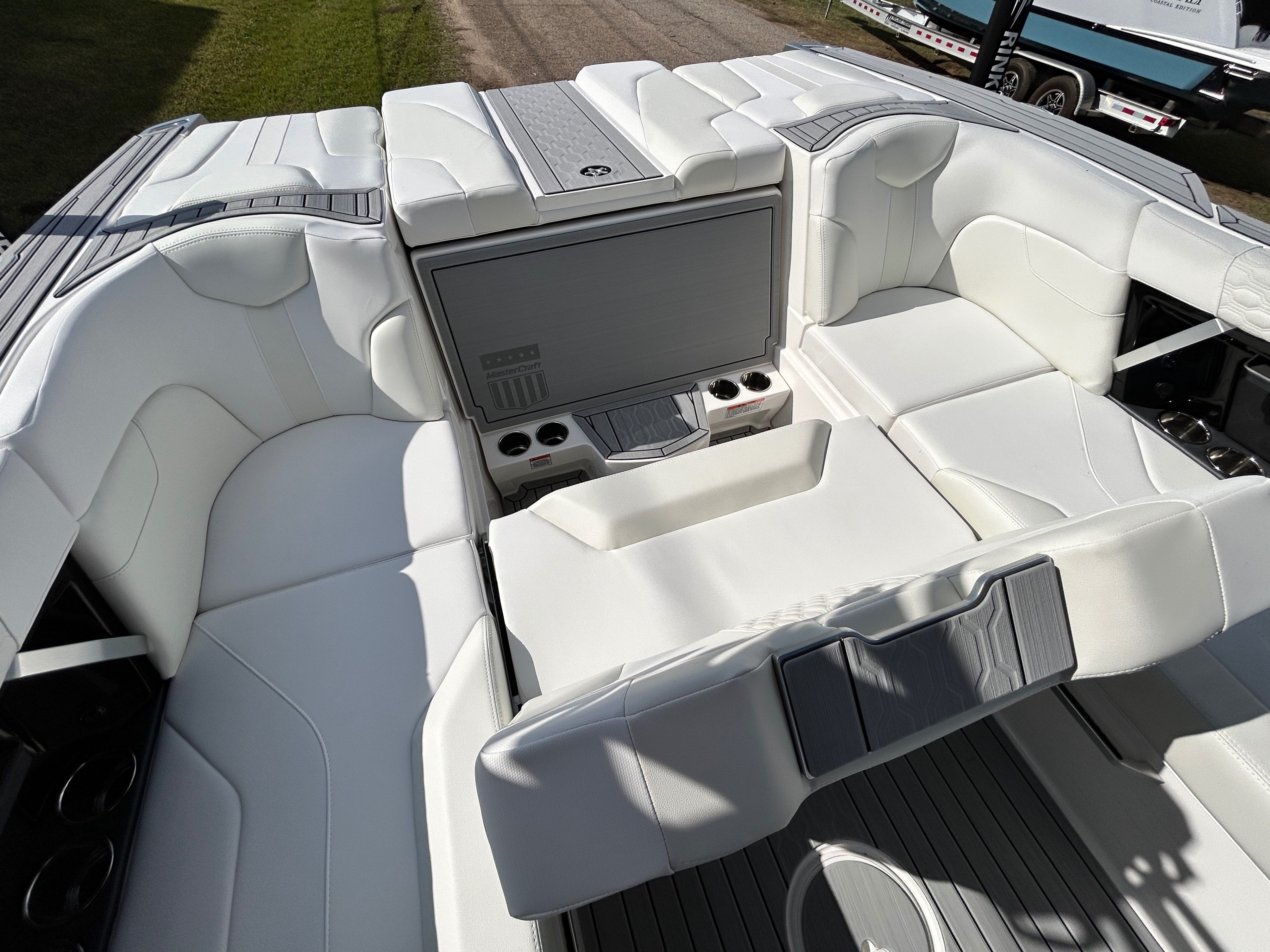 2026 MasterCraft XT23 - 31