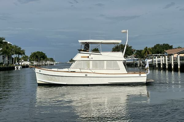 1985 Grand Banks 36