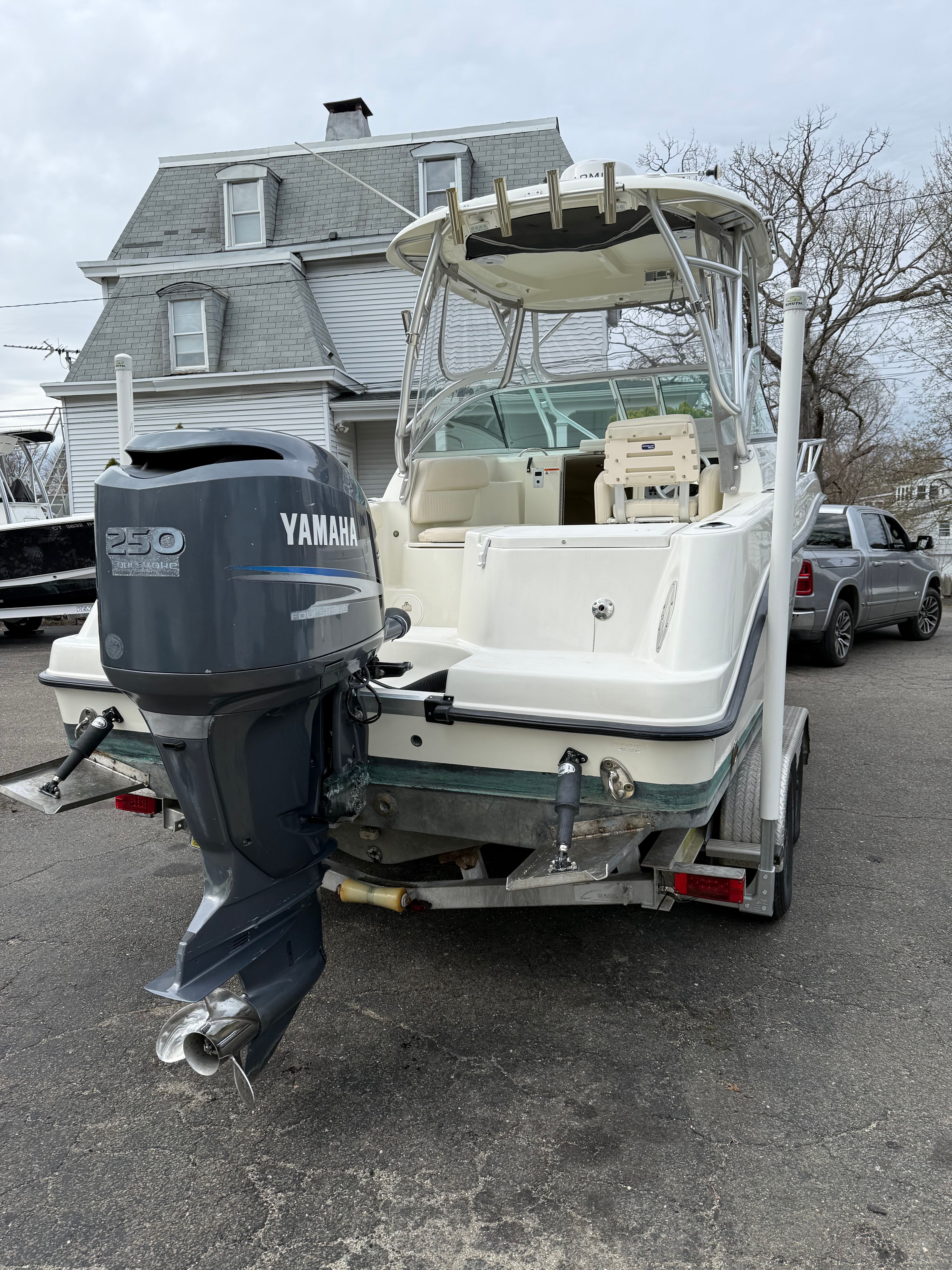 2008 Hydra-Sports Vector 2200 VX boat with Yamaha engine.