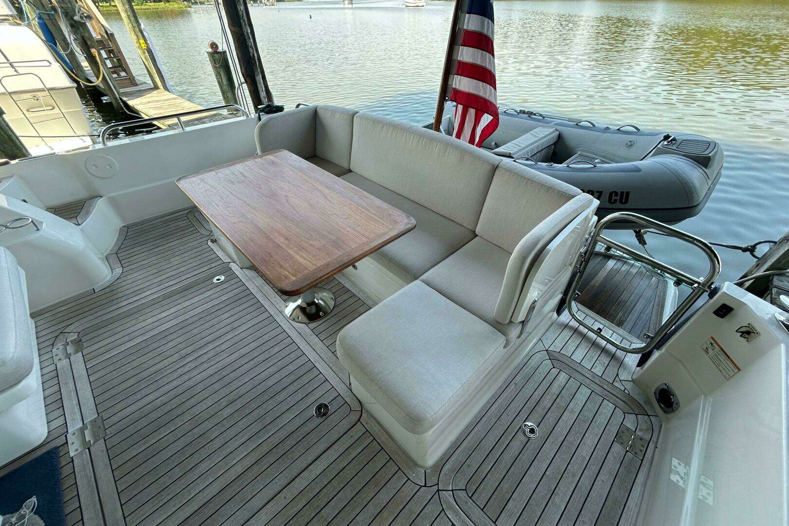 2022 Sabre 45 Salon Express - Image 9
