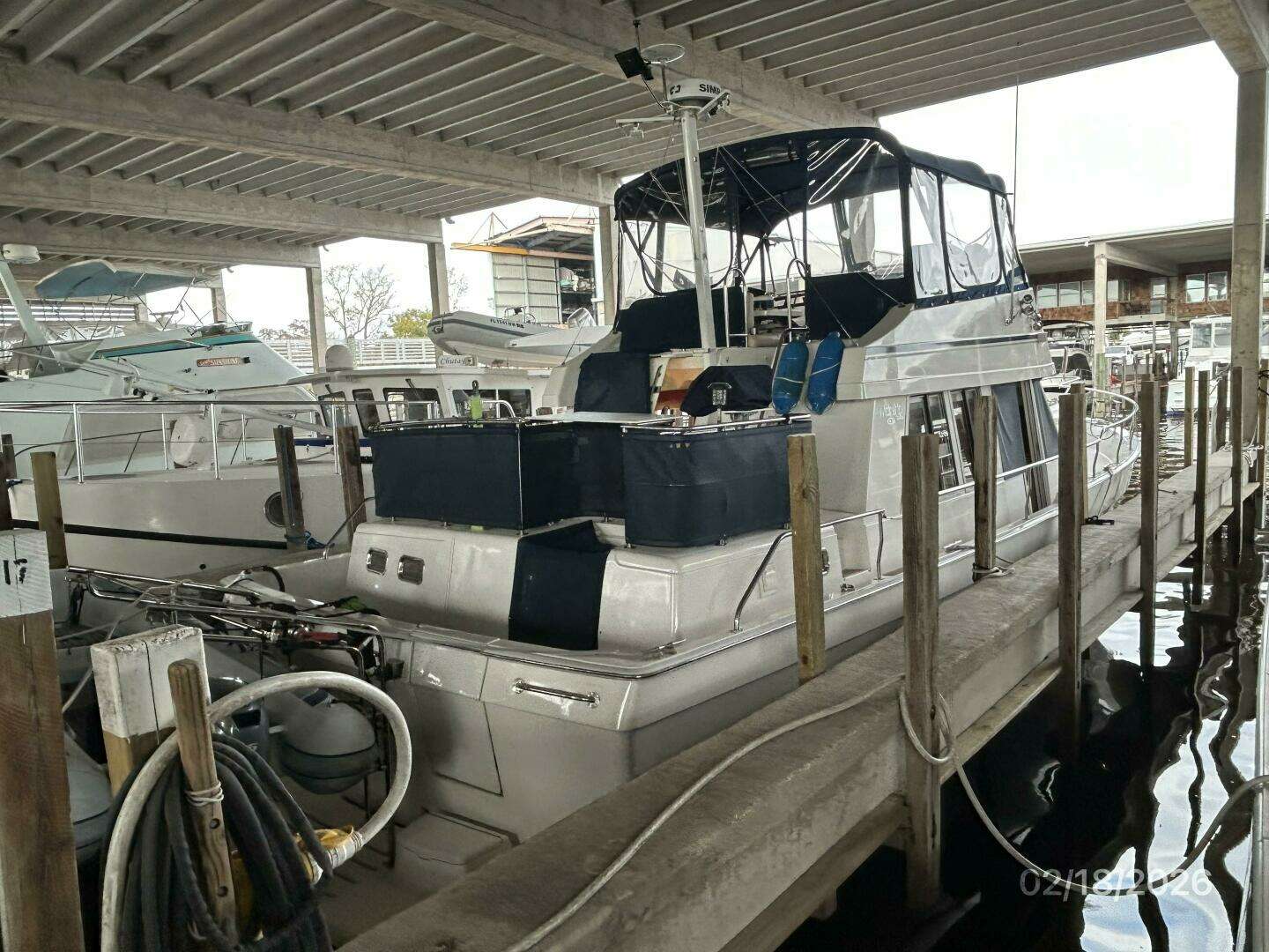 2004 Mainship 430 - Image 3
