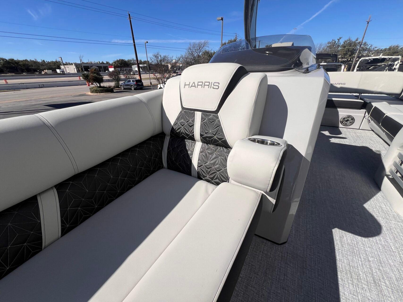 2025 Harris Grand Mariner 270 - 16