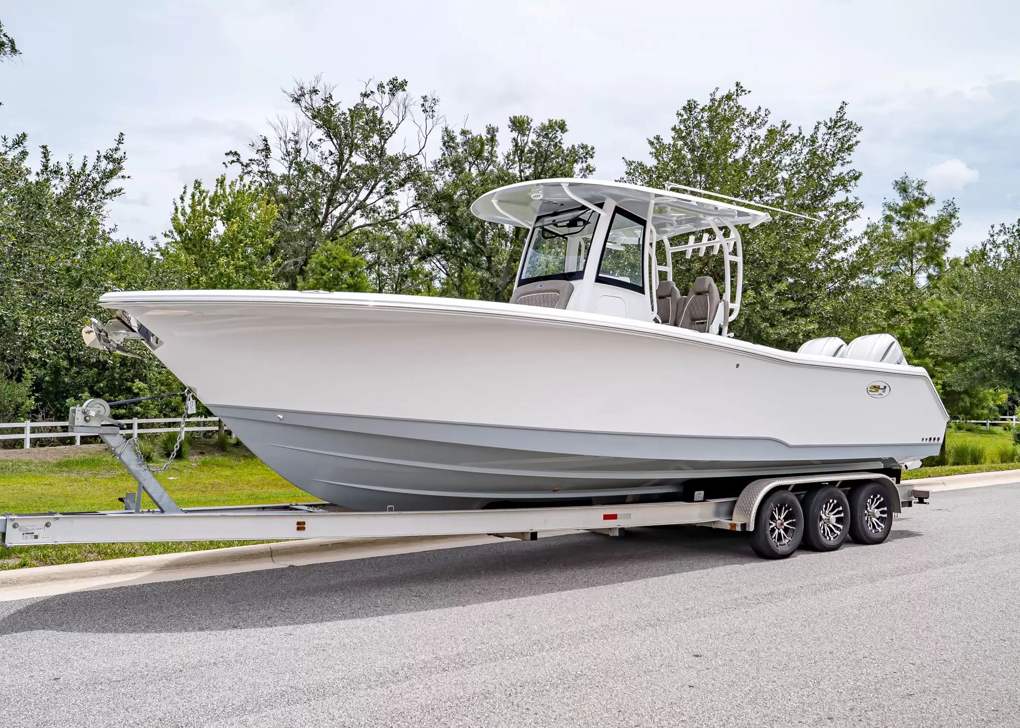 2027 Sea Hunt Gamefish 30 Coffin Box