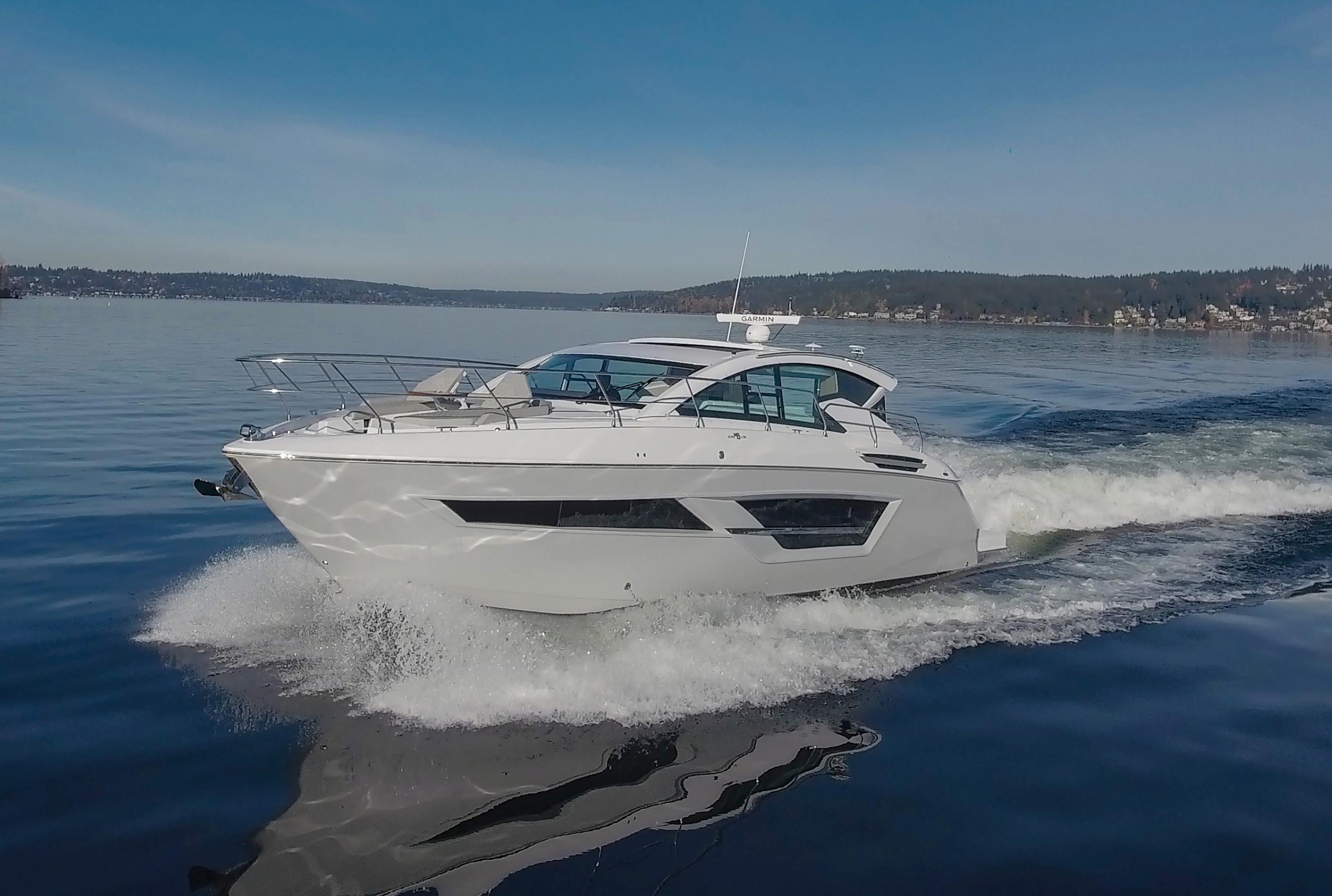 2025 Cruisers Yachts 46 Cantius