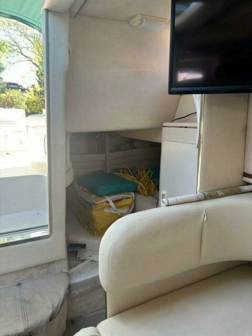 2000 Sea Ray 270 Sundancer - Image 8