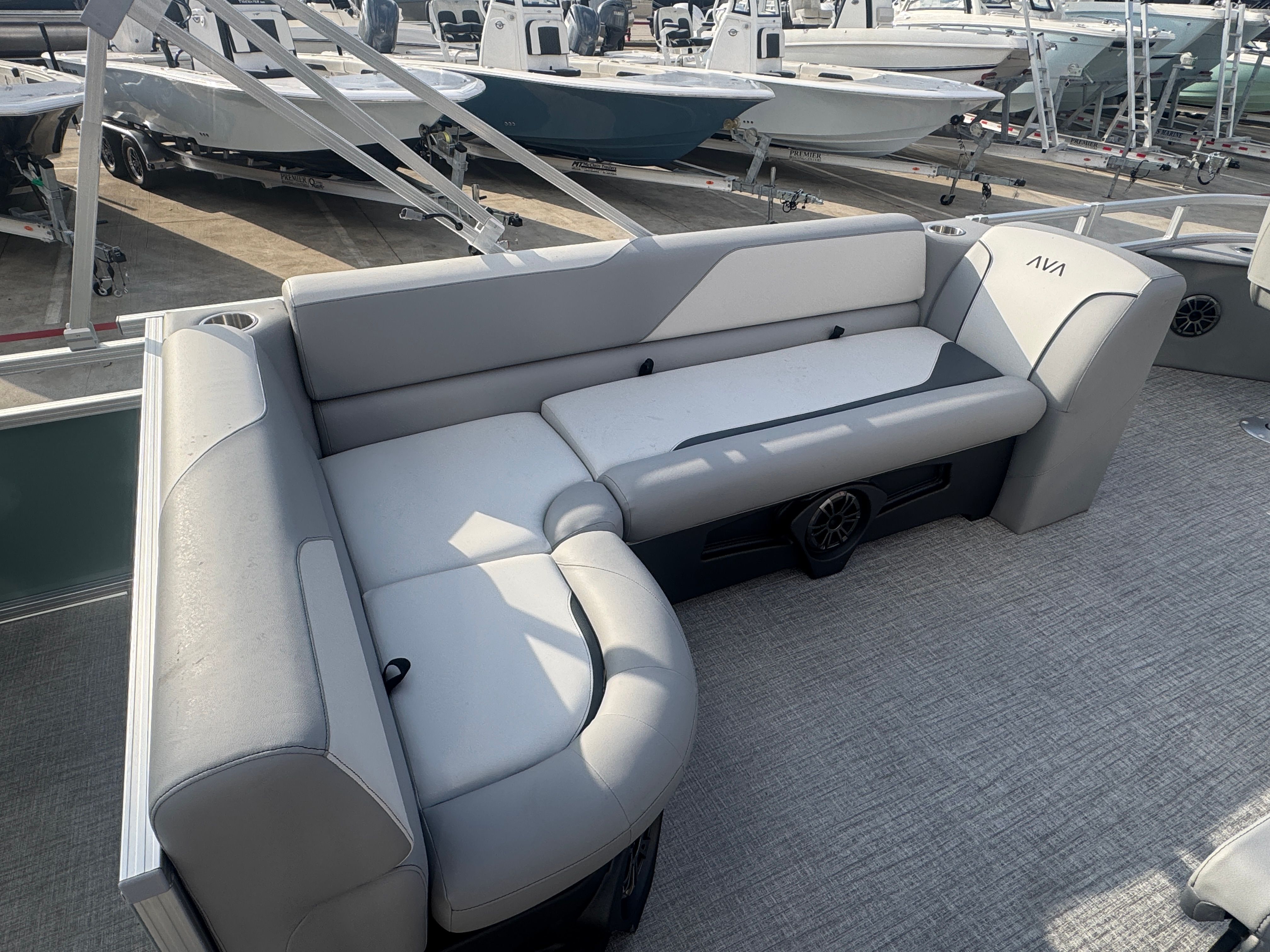 2026 Avalon Venture 85 Quad Fish - 21' - 18