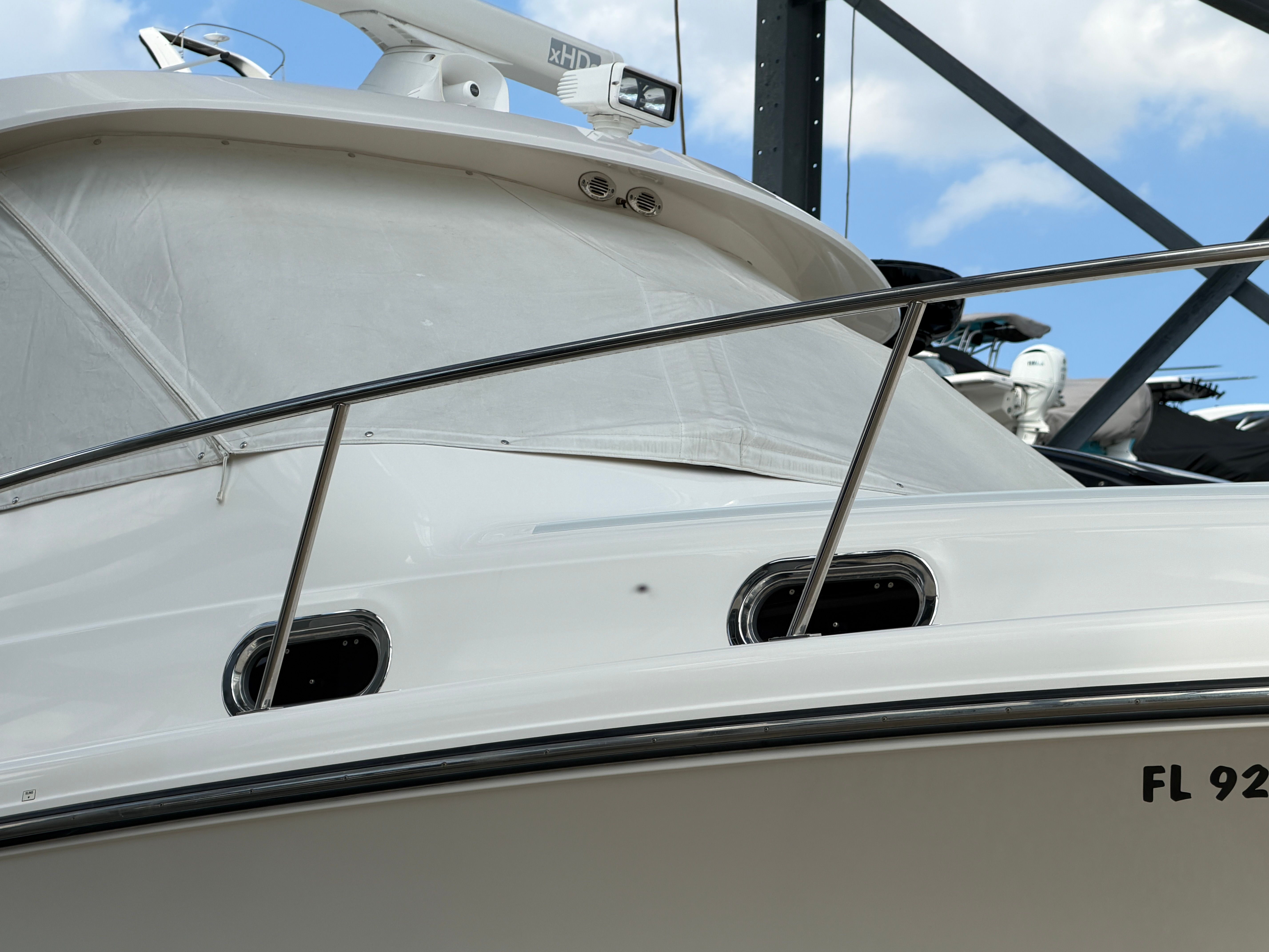 2017 Pursuit OS 385 Offshore - 52