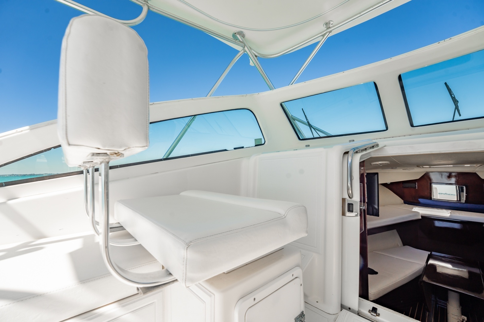 2004 Luhrs 320 Open - Image 27