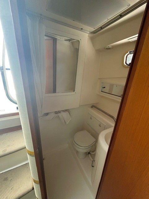 2002 Cabo 31 Express - 11