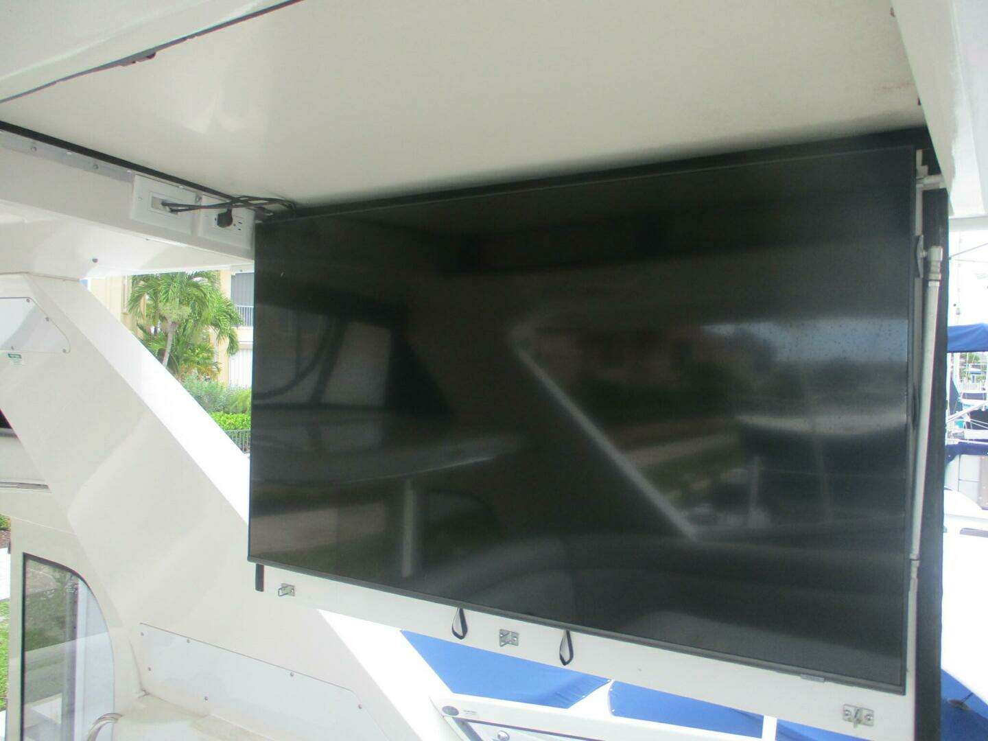 2006 Carver — - Image 18