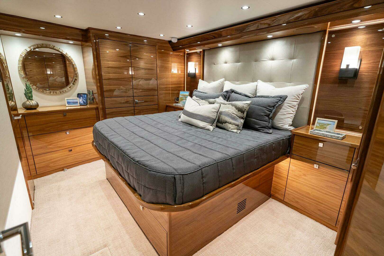 2027 Viking 74 Convertible - Image 19