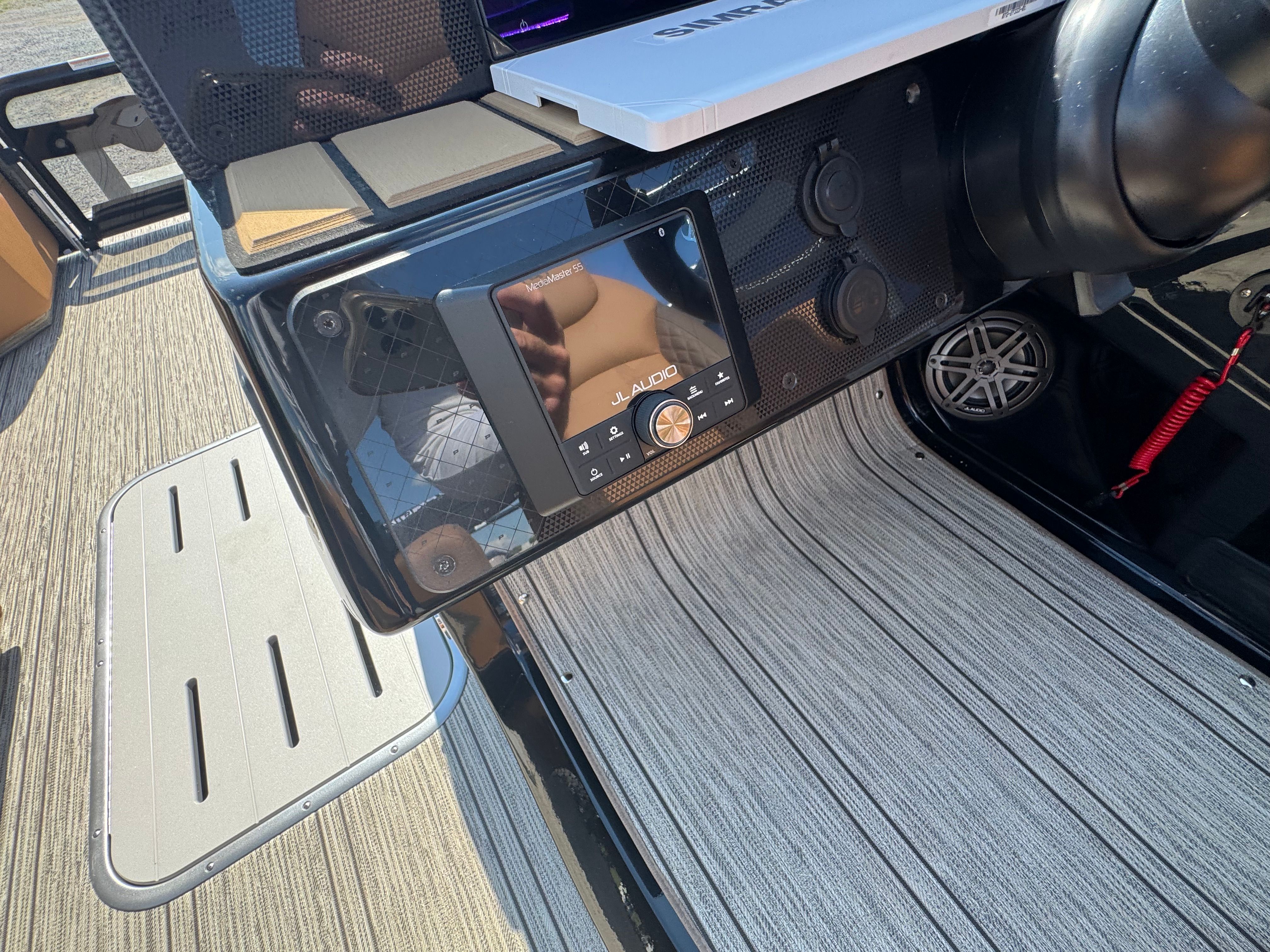 2026 Premier 250 Solaris Rear Social - 51