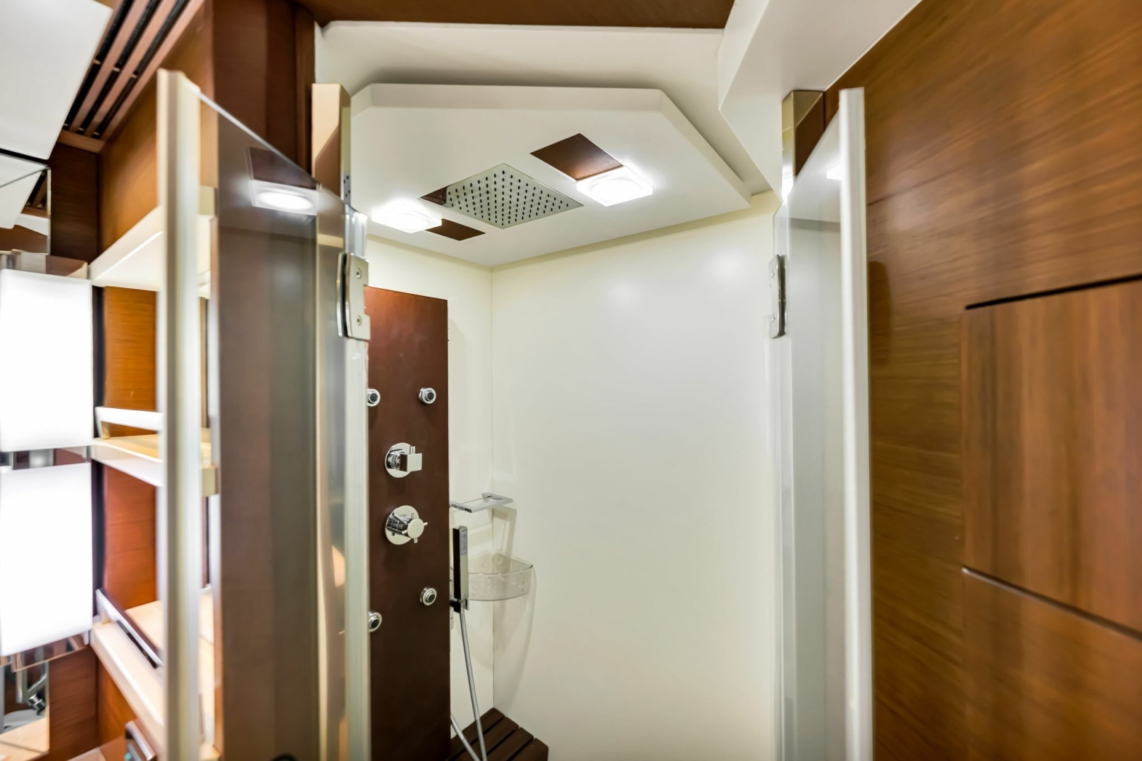 2005 Azimut 105 - Image 108