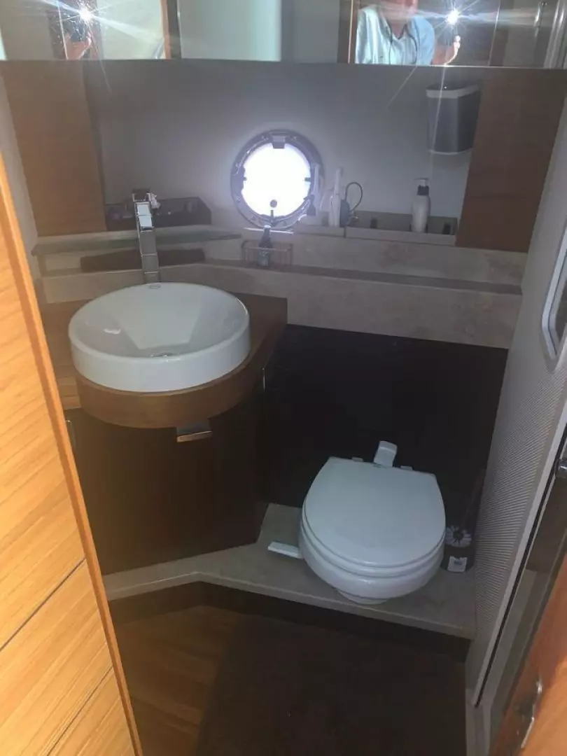 2017 Tiara Yachts — - Image 14