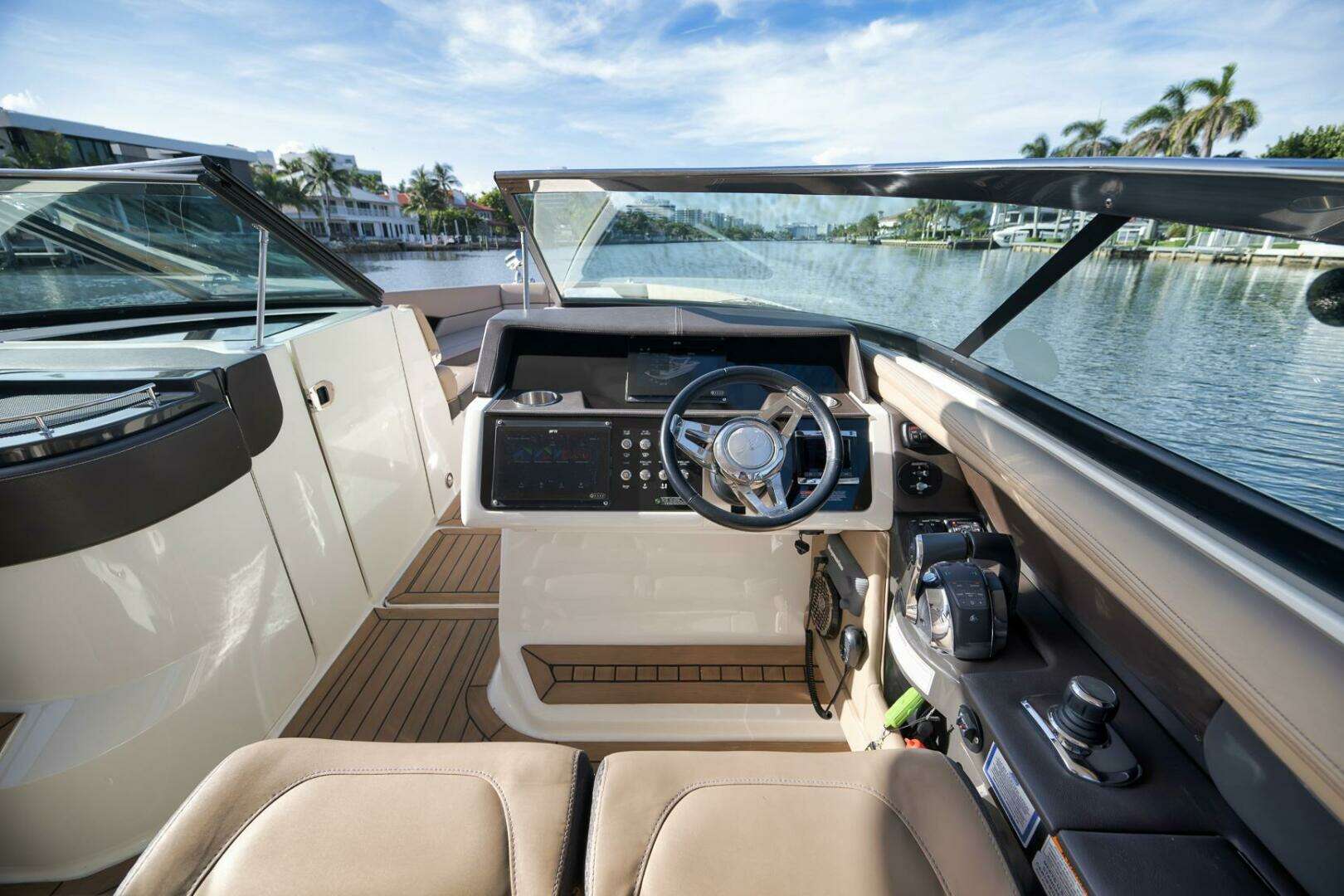 2016 Sea Ray 350 SLX - Image 30