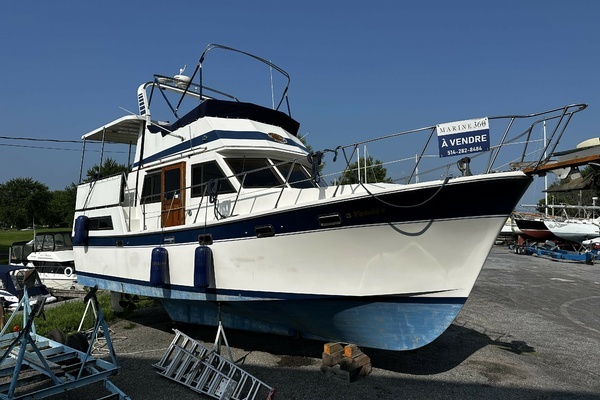 1990 Marine Trader