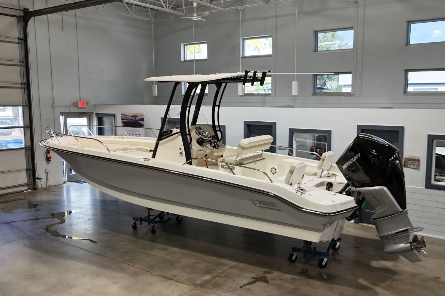 2026 Boston Whaler 250 Dauntless - 4