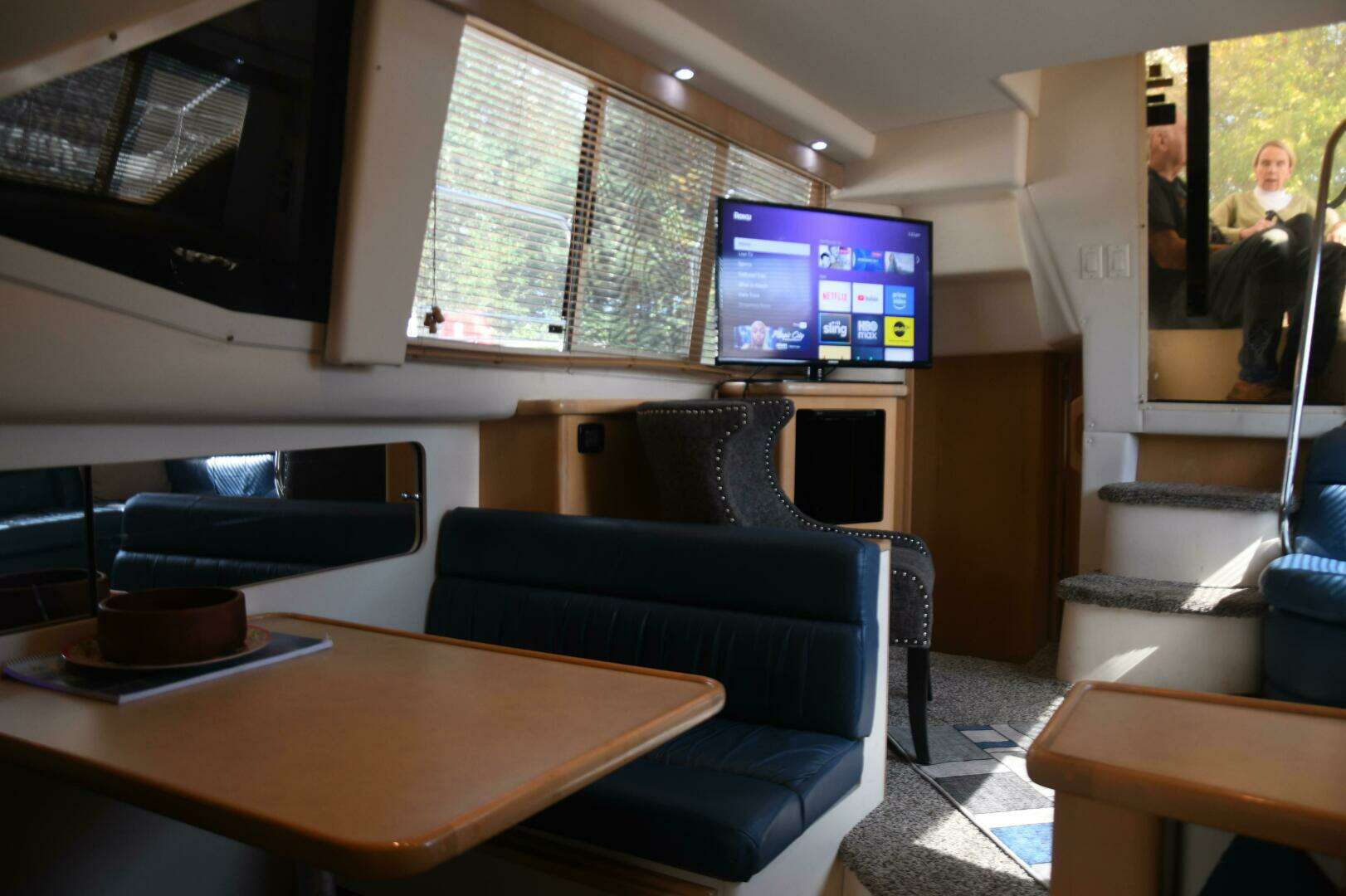 1998 Carver 355 Aft Cabin - Image 11