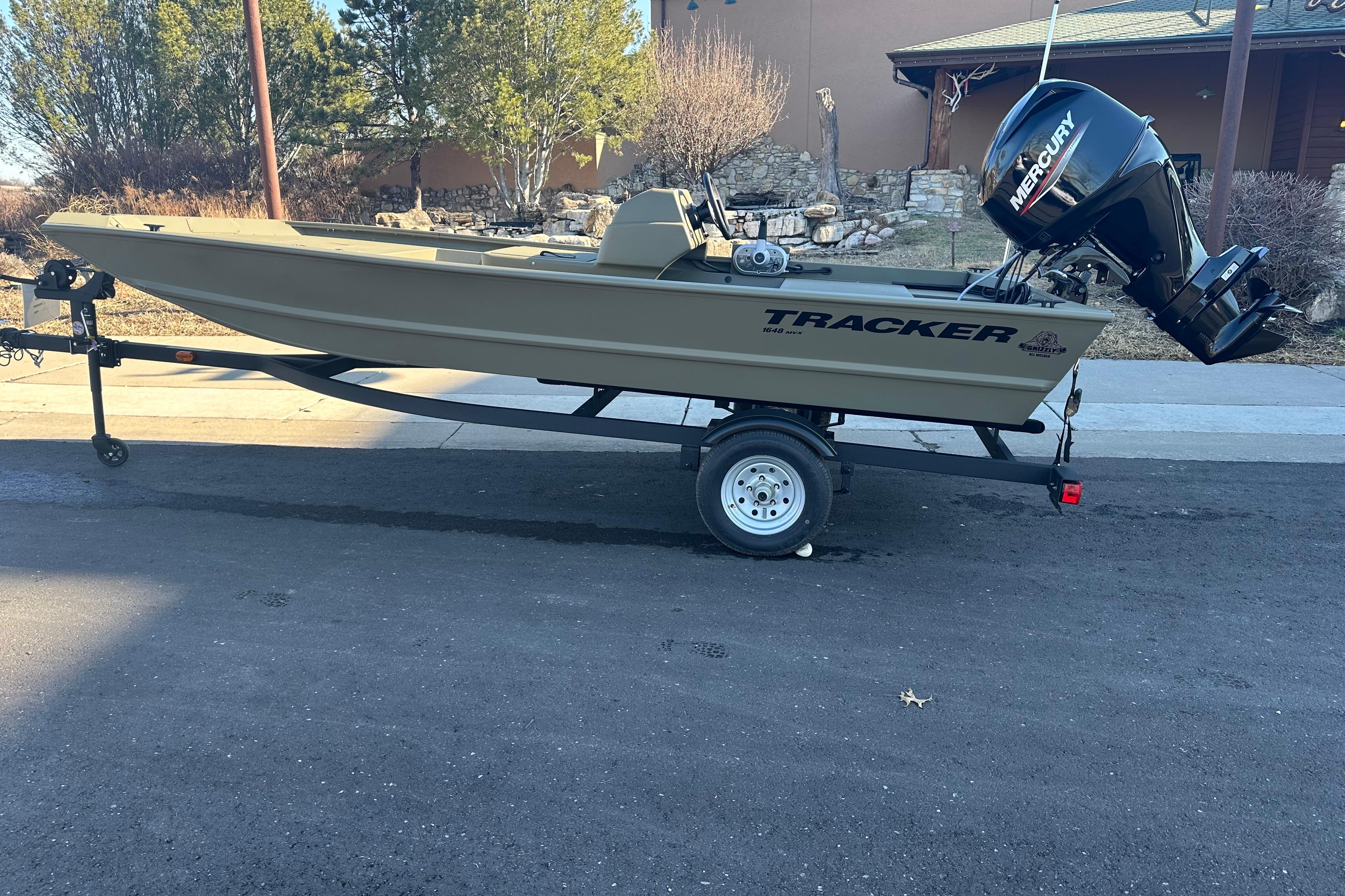 2026 Tracker Grizzly 1648 SC