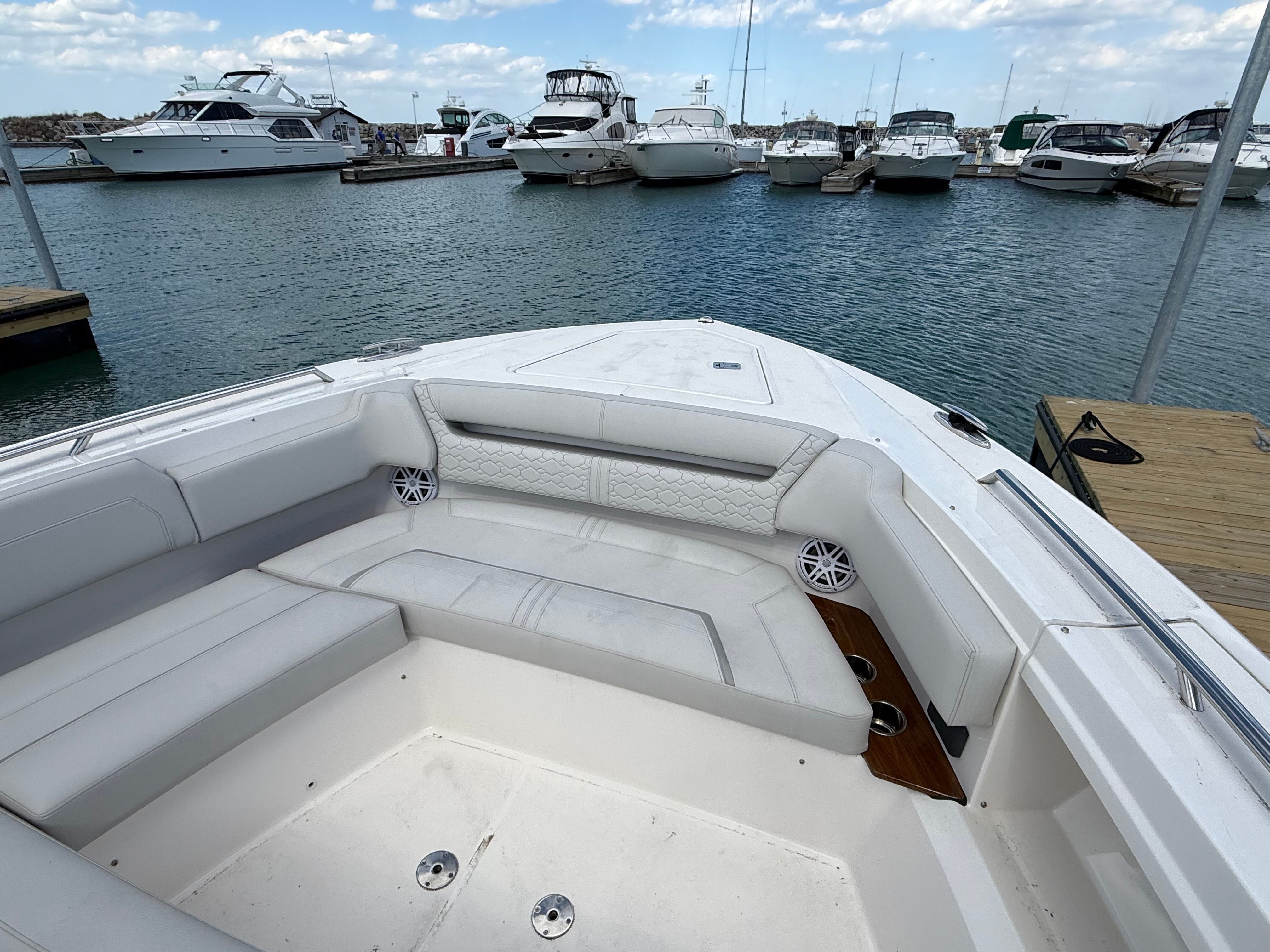 2024 Tiara Yachts 38 LS - 26