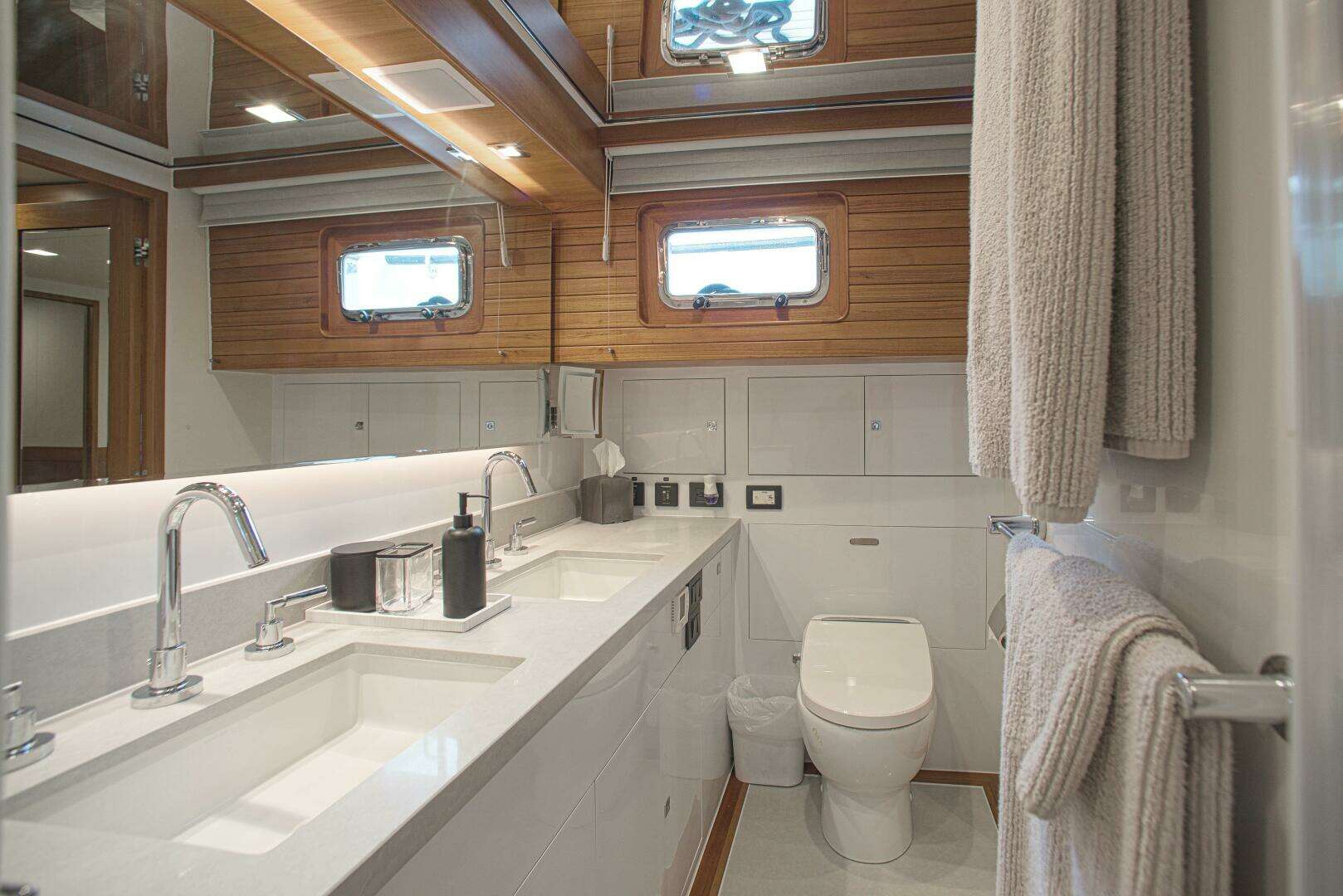 2023 Marlow Explorer 70E-CB - Image 18