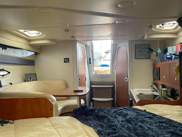 2007 Bayliner 300 - 14