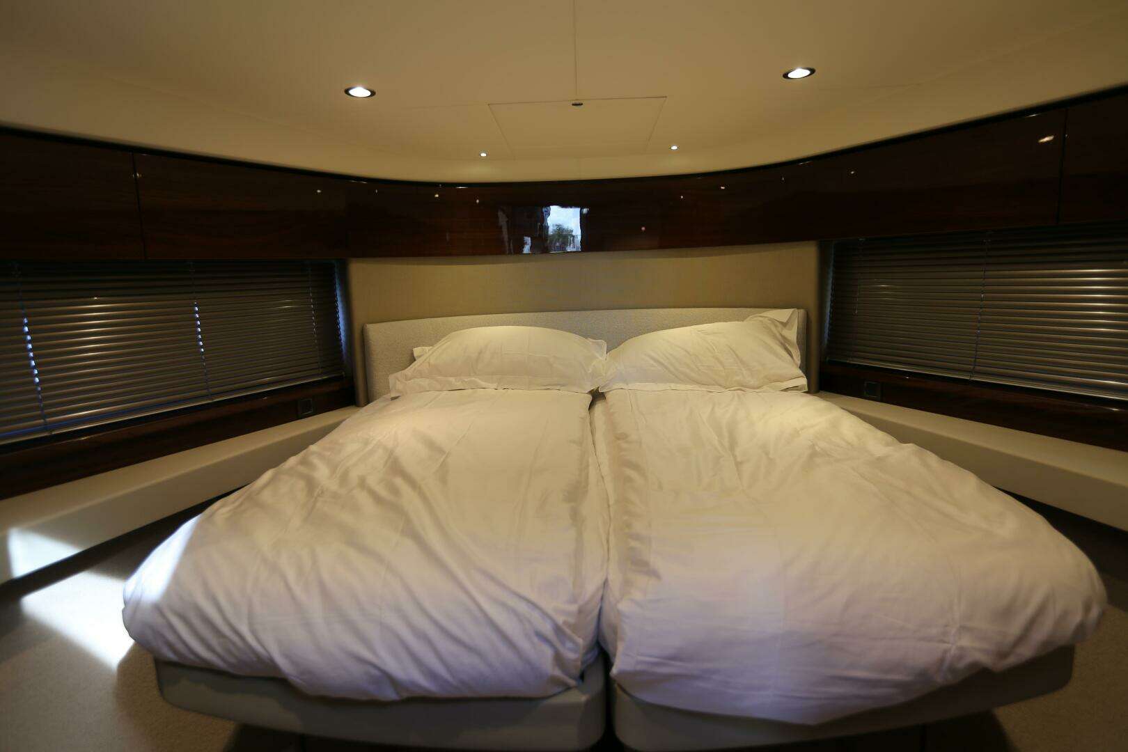 2024 Princess Princess F45 - Image 29