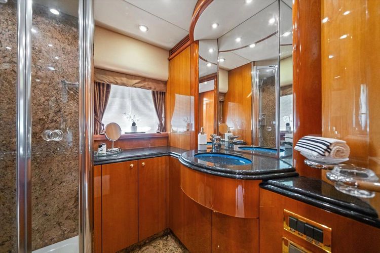 2005 Sunseeker 82 Yacht - Image 31
