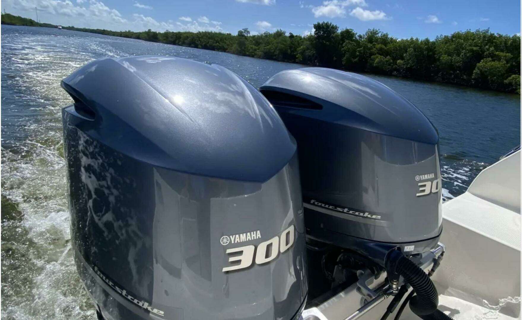 2018 Sailfish 325 DC - Image 19