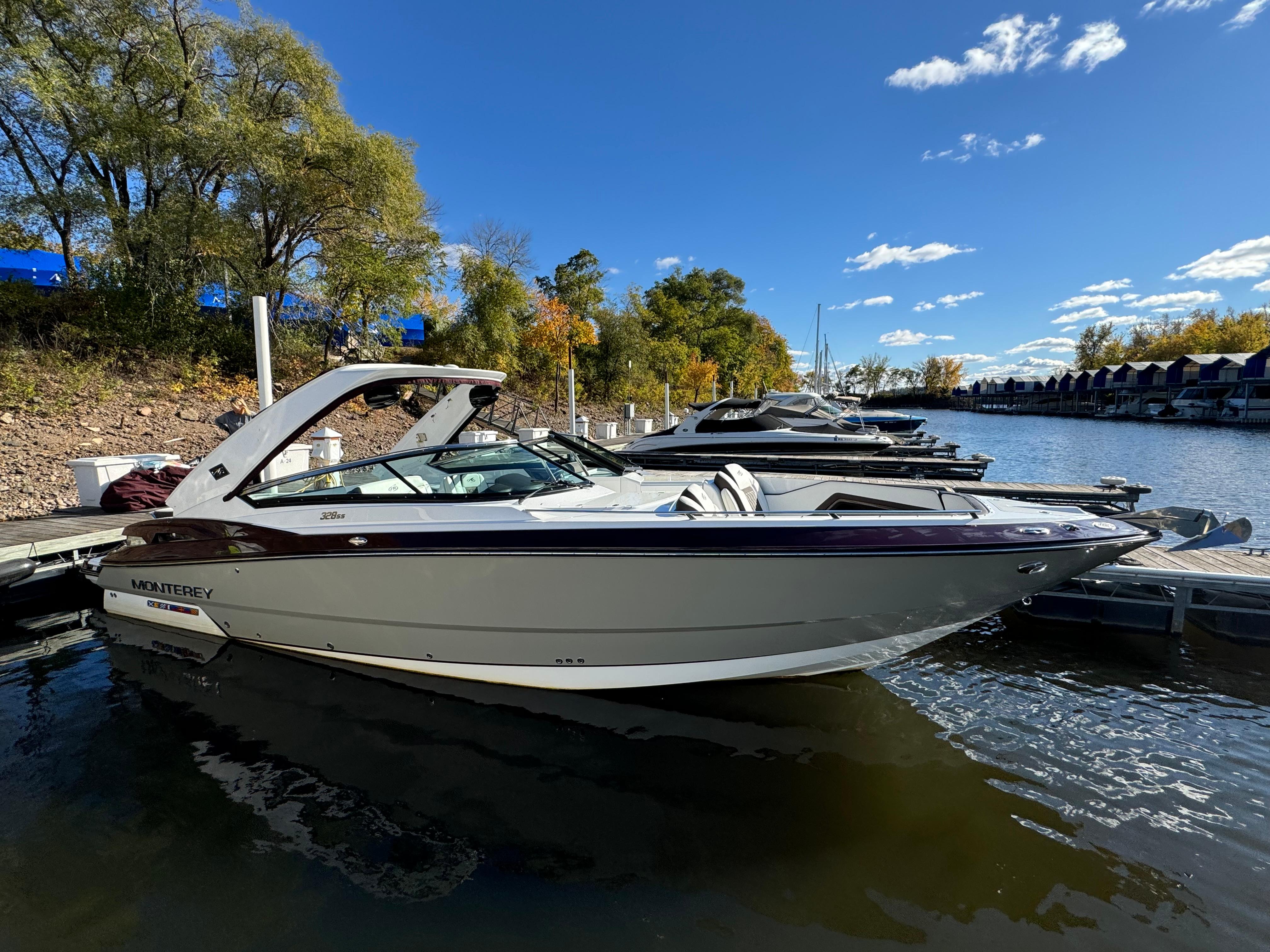 2018 Monterey 328SS Super Sport