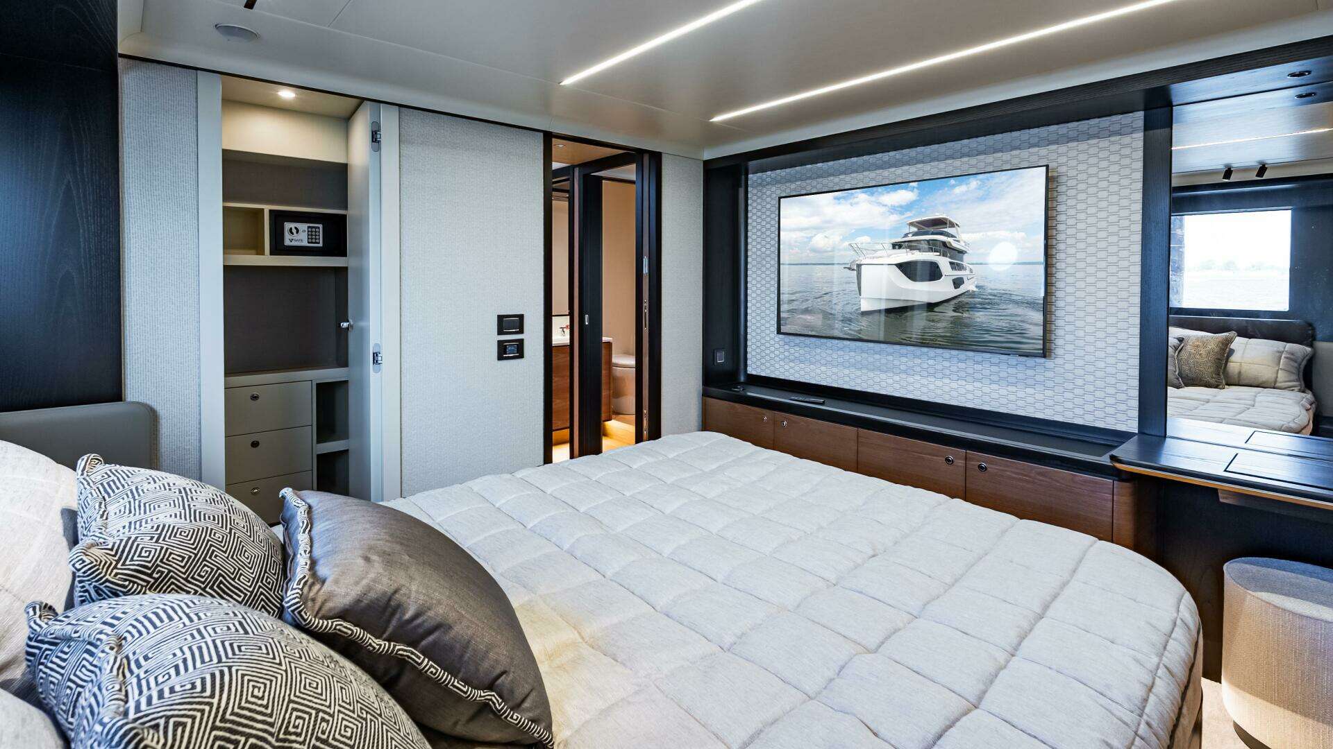 2025 Absolute Navetta 64 - Image 48