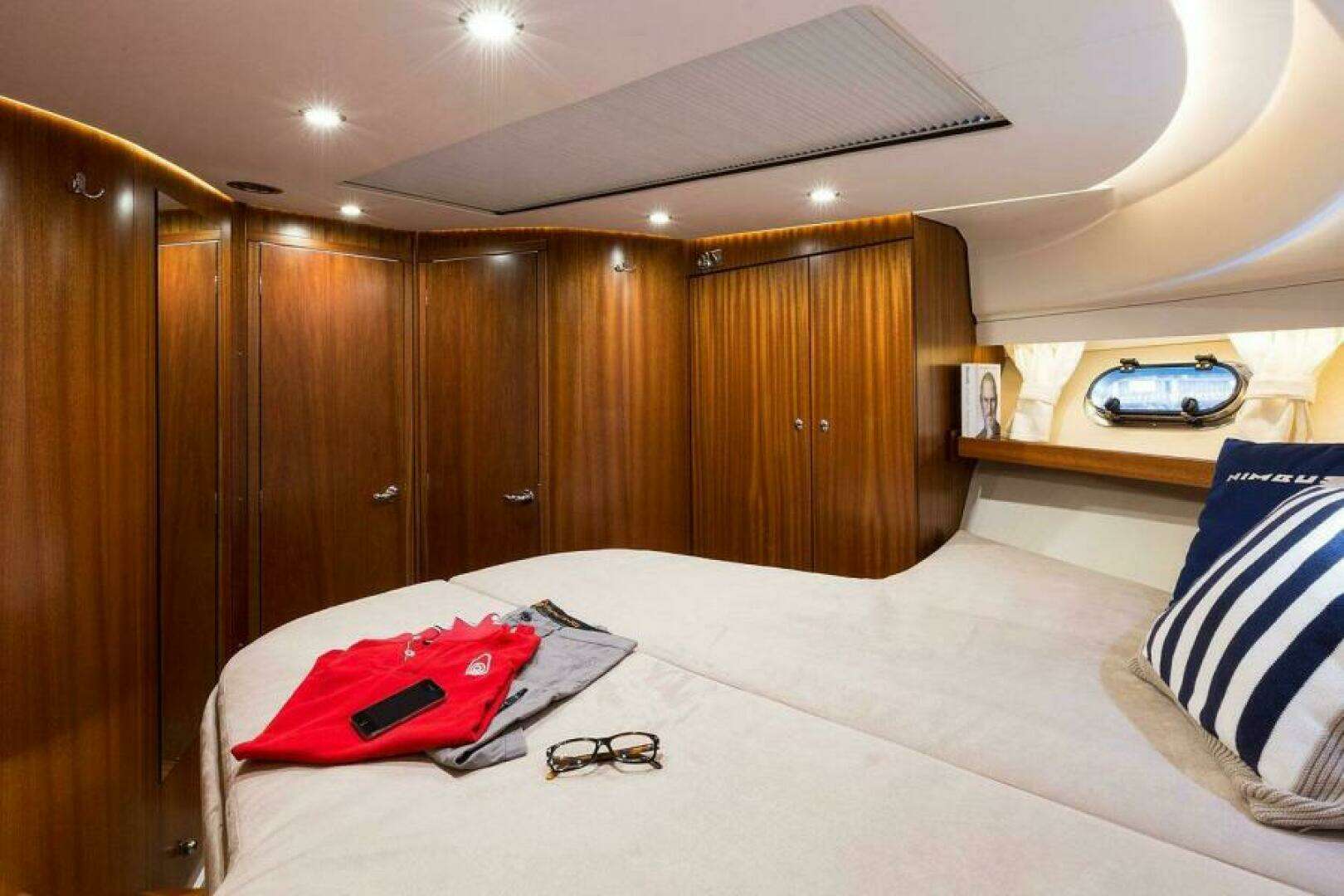 2025 Nimbus 405 Flybridge - Image 10