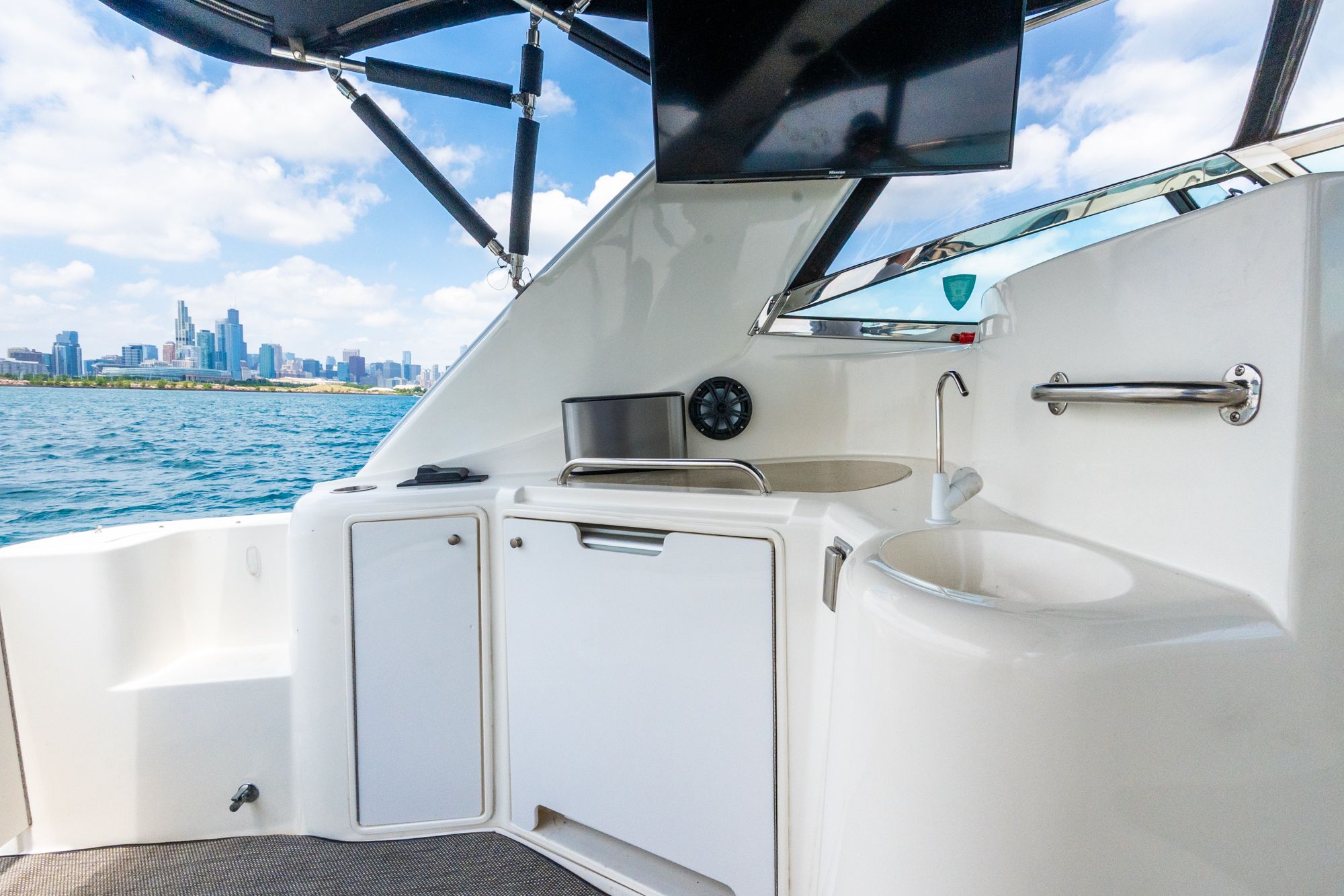 2000 Cruisers Yachts 3870 - 19