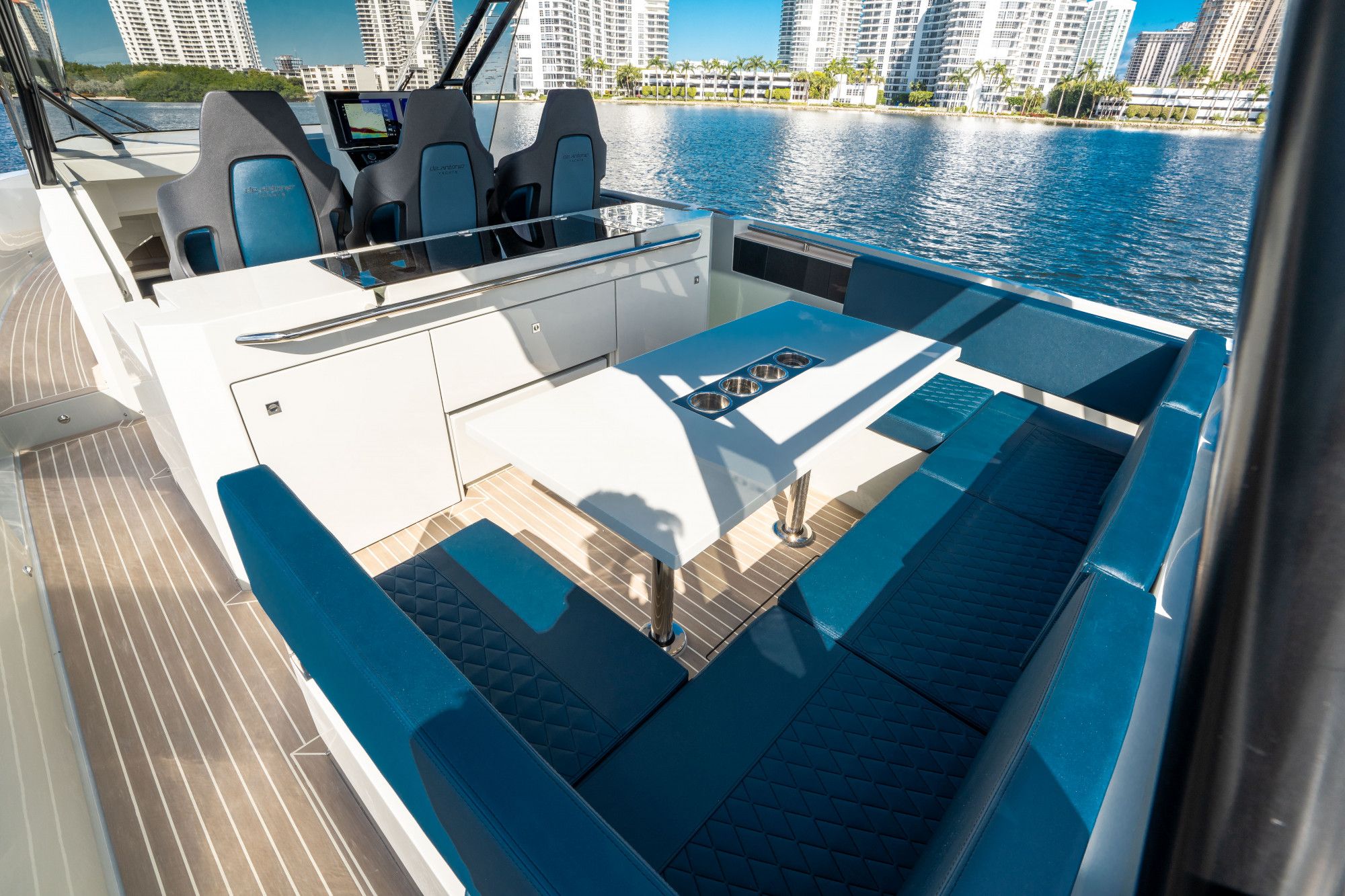 2025 De Antonio Yachts D36 OPEN - 15