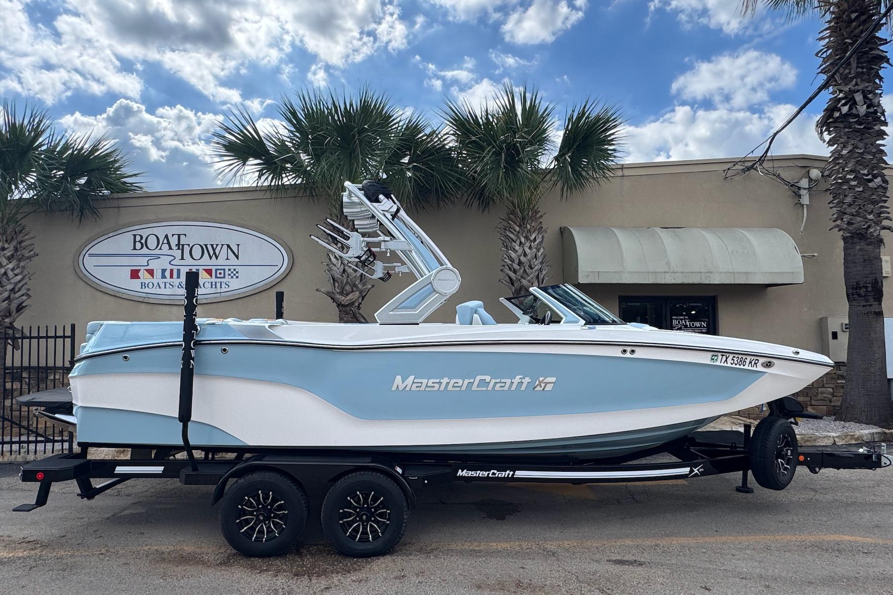 2023 MasterCraft XT24