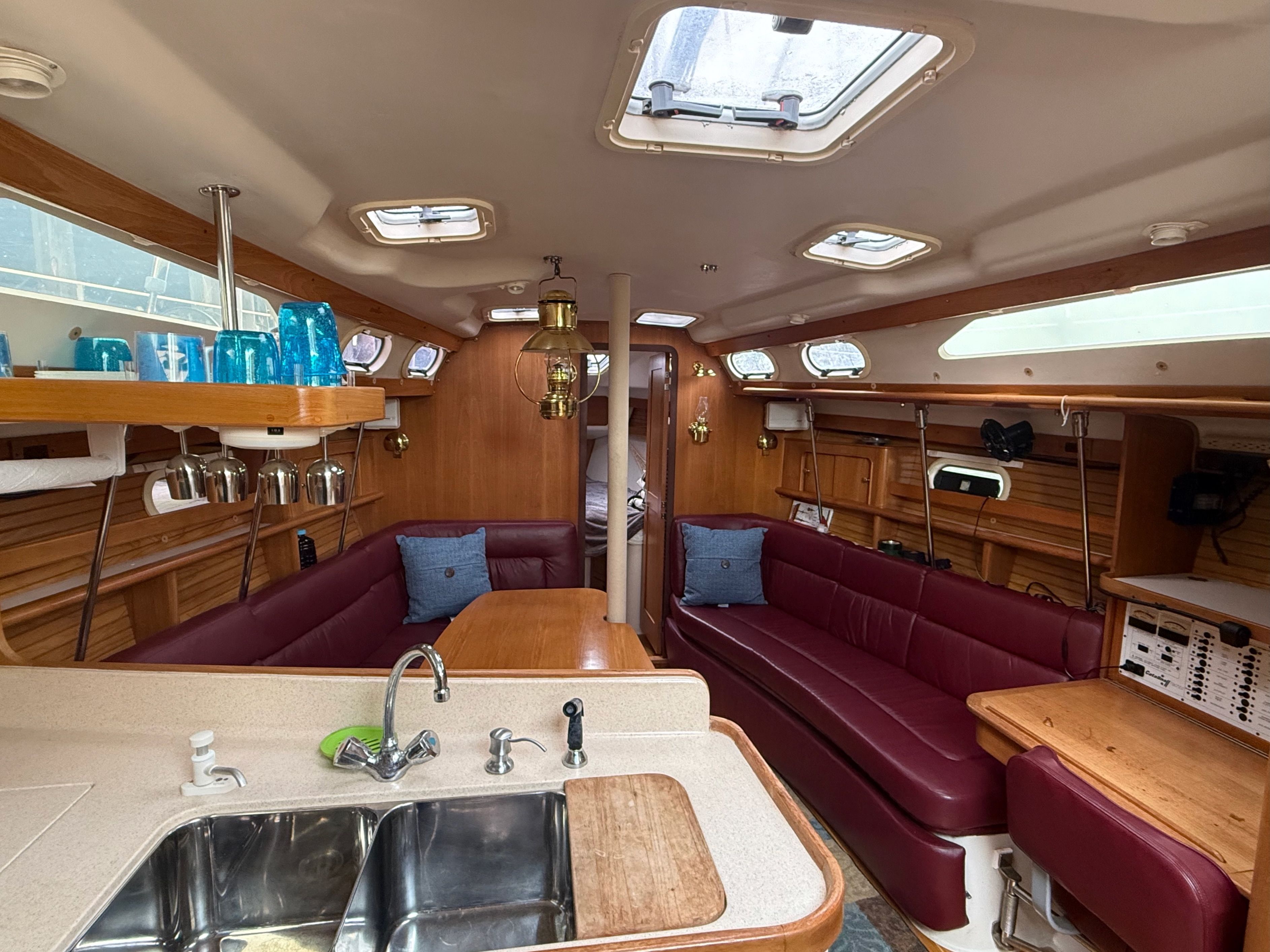 2001 Catalina 380 - 32