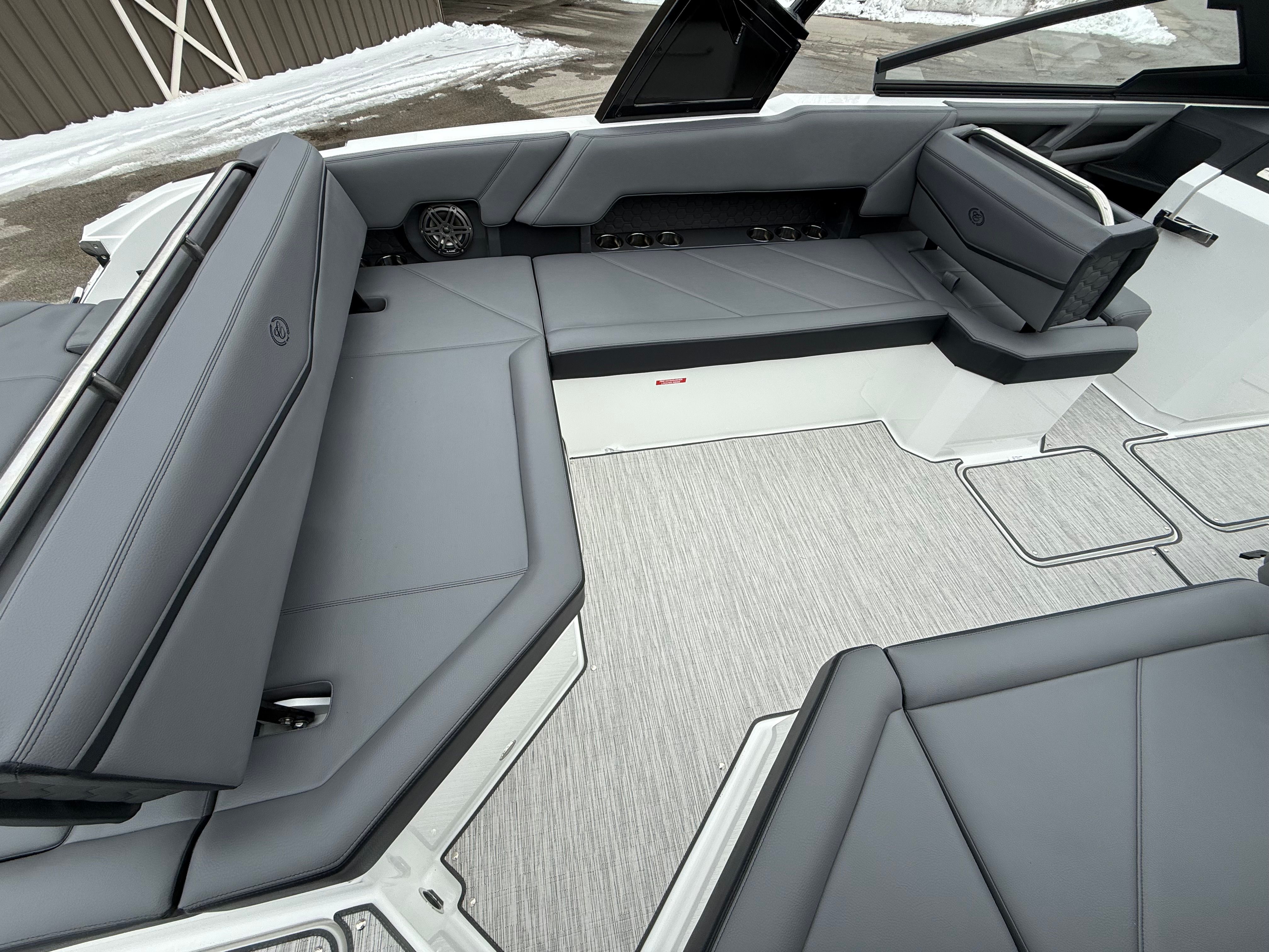 2026 Cobalt R8 Surf - 27