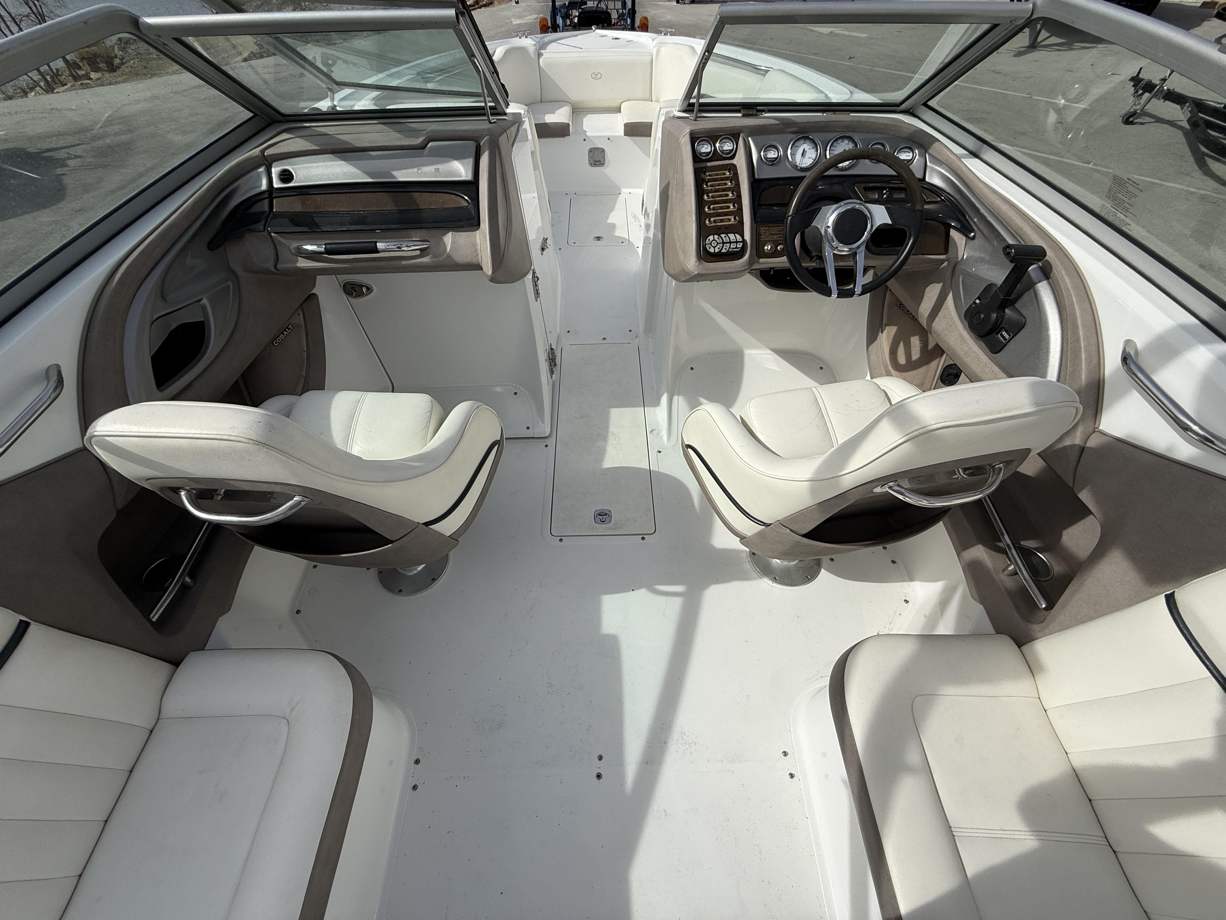 2006 Cobalt 272 - 8