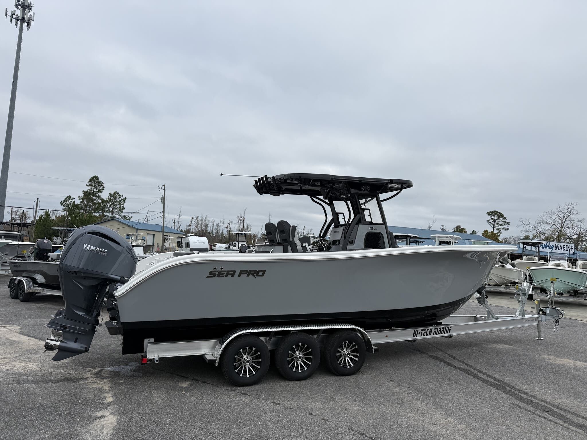 2026 Sea Pro 292 SEAKEEPER RIDE AND YAMAHA 300S - 4