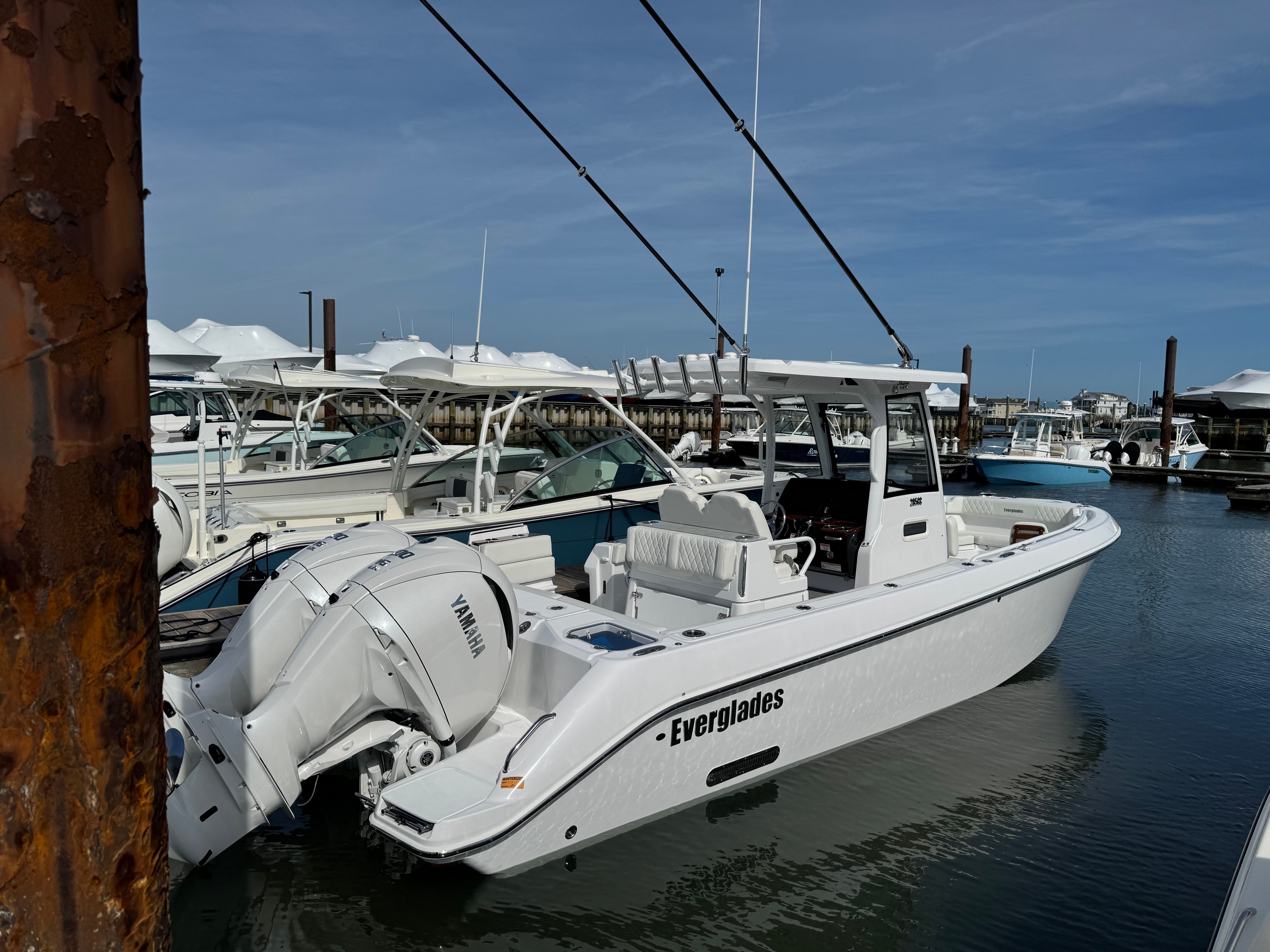 2026 Everglades 285 Center Console