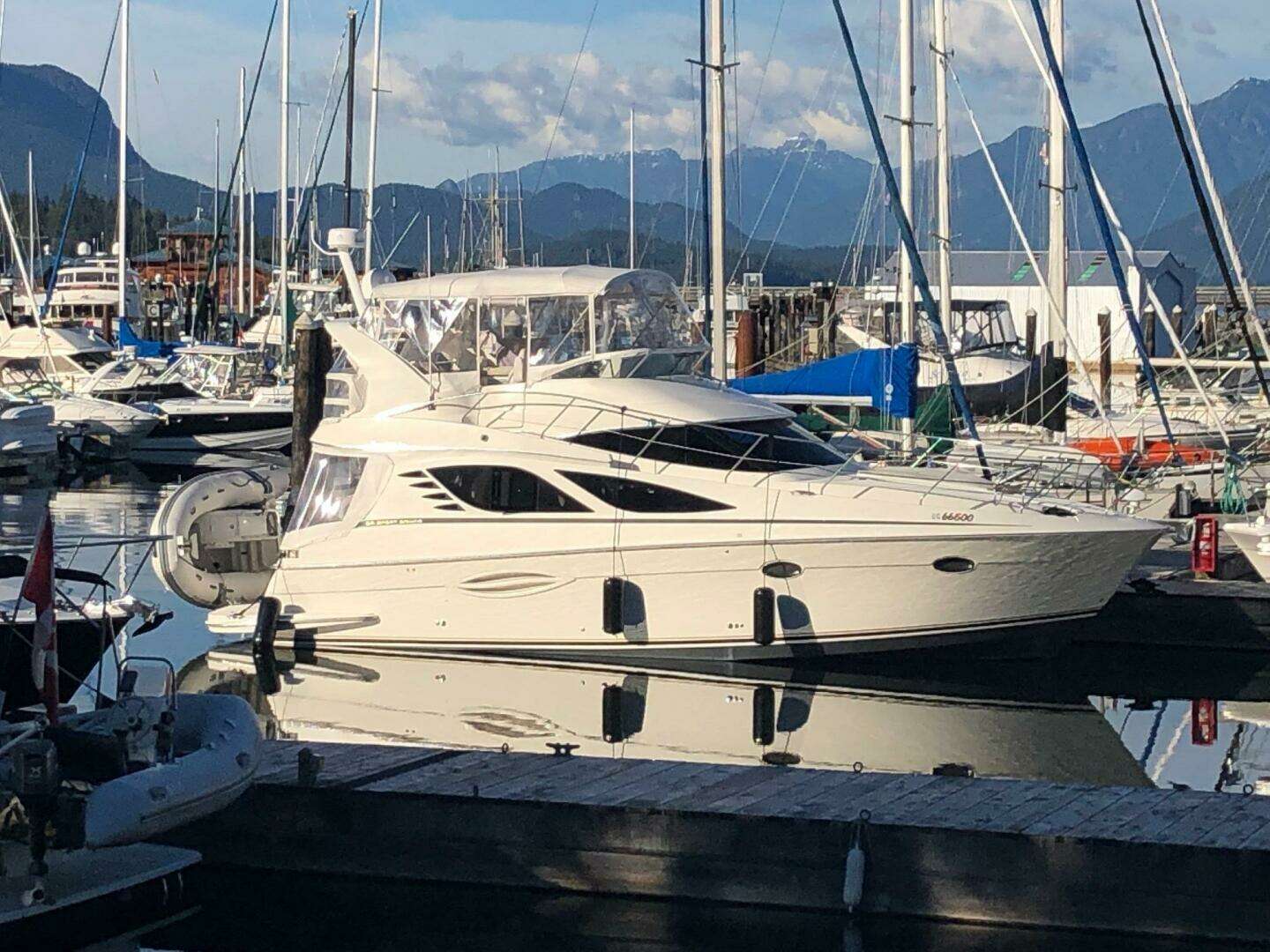 2006 Silverton 38 Sport Bridge - Image 26