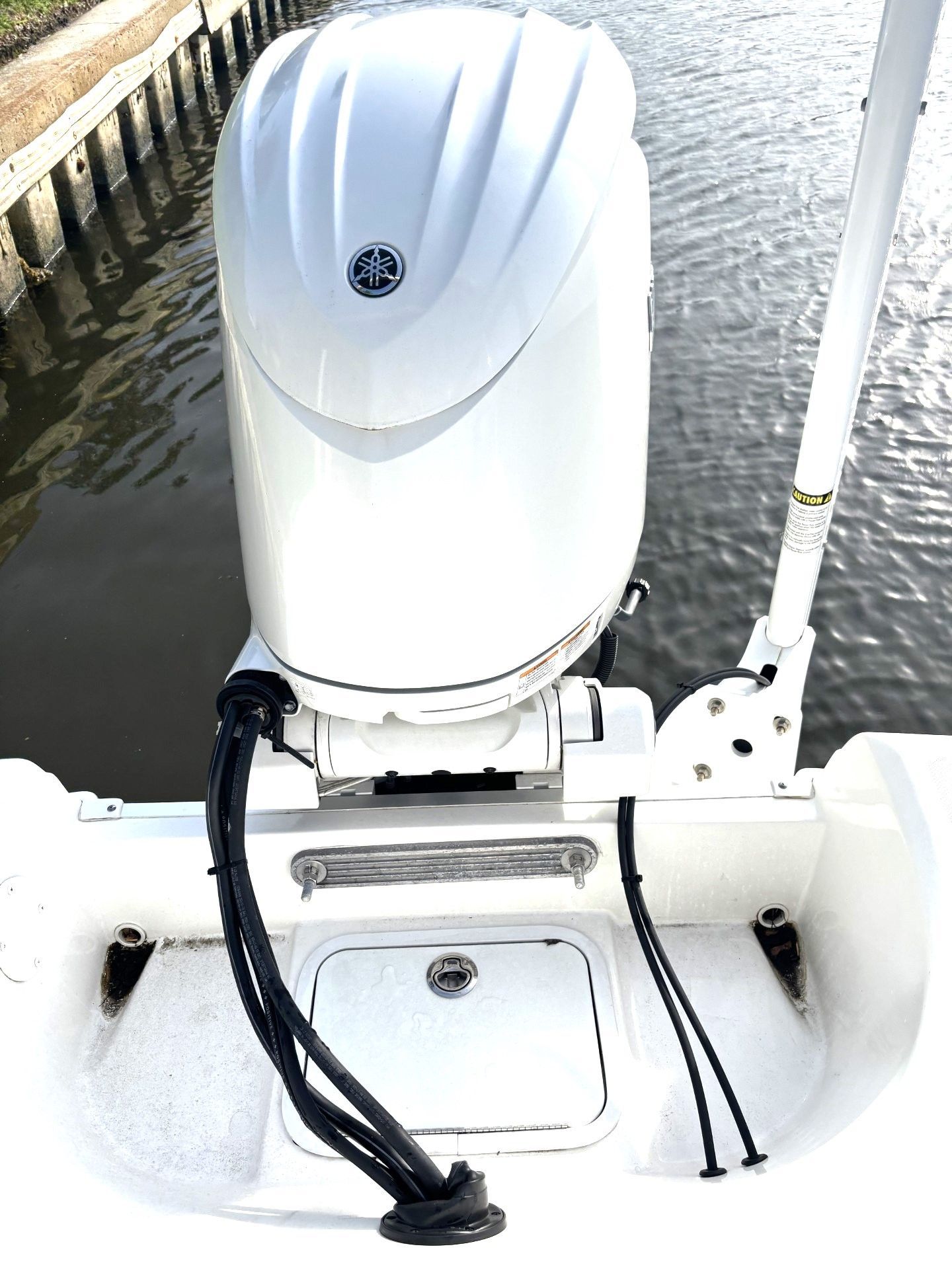 2025 Hurricane SunDeck Sport 231 OB - 18