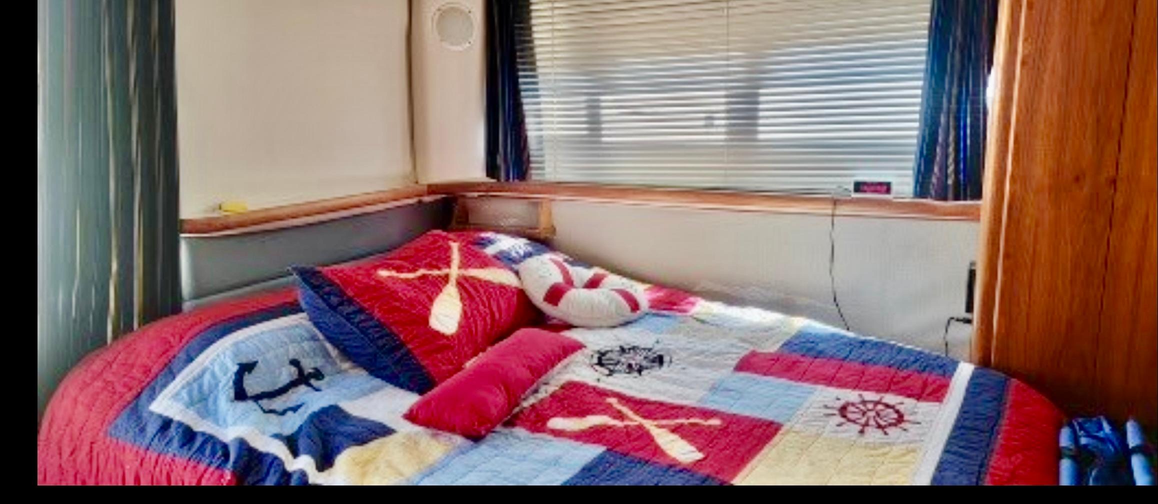 1994 Carver 390 Cockpit Motor Yacht - 13