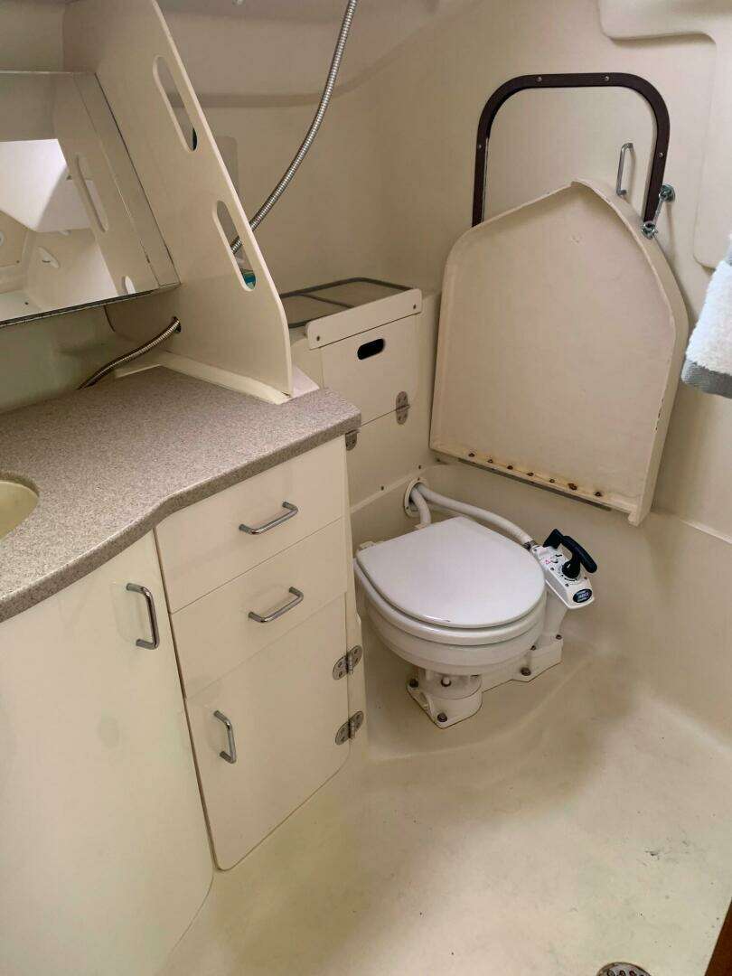 2001 Hunter 340 - Image 22