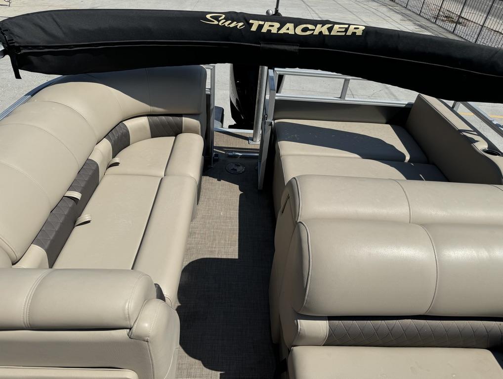 2023 Sun Tracker Party Barge 22 RF XP3 - 16