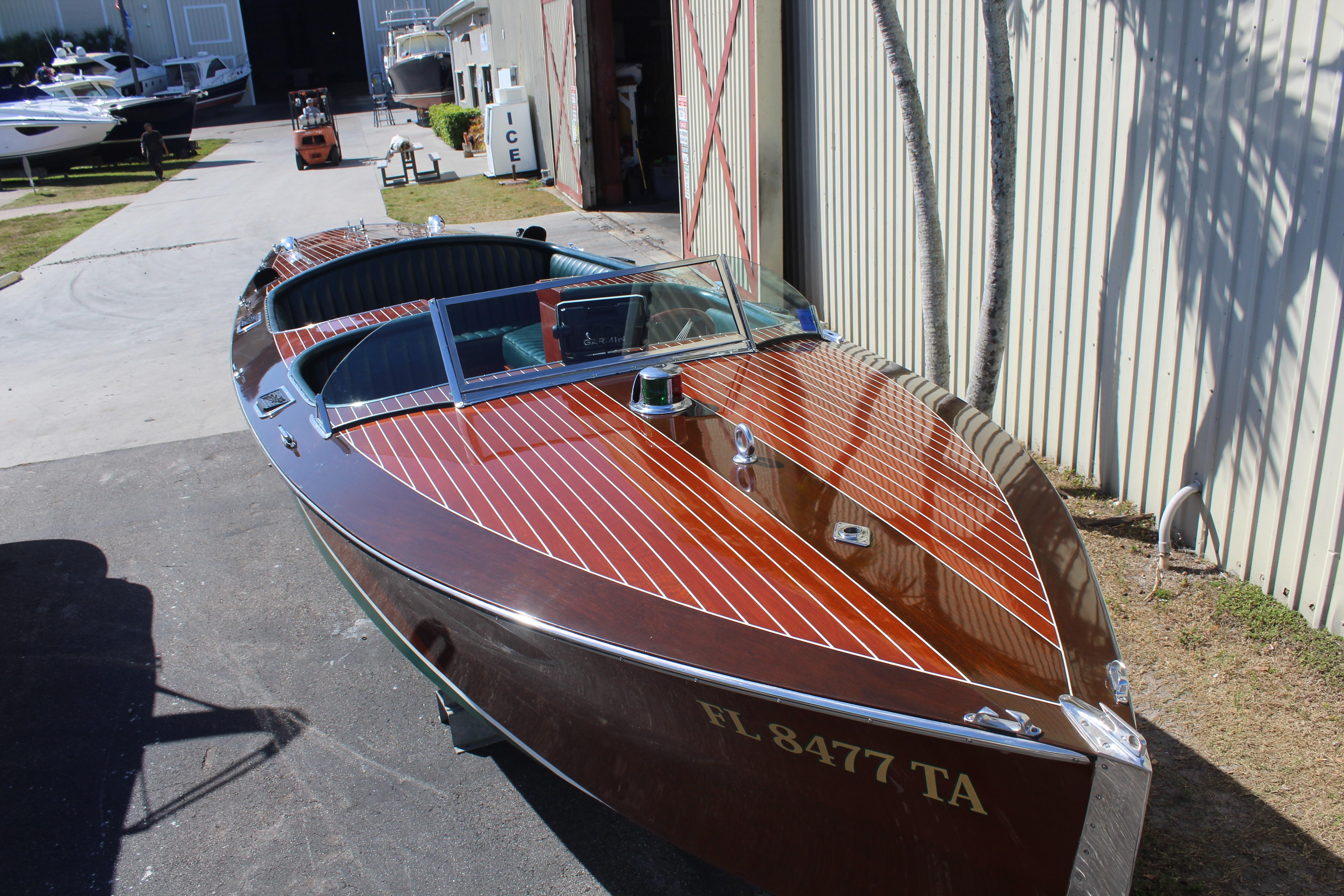 1997 Hacker-Craft 26' Runabout