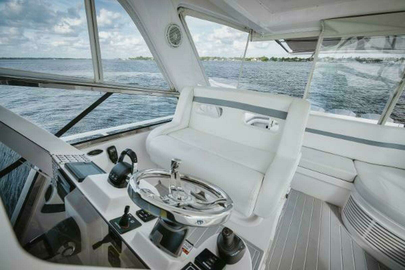 2018 Intrepid 475 Sport Yacht - Image 36