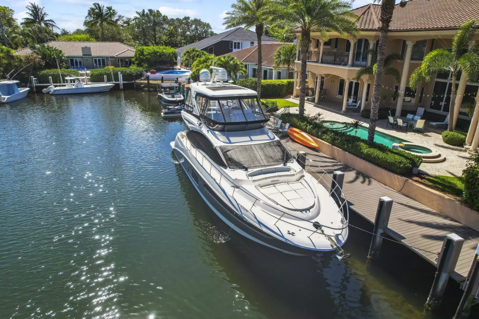 2018 Sea Ray L590 Fly - Image 4