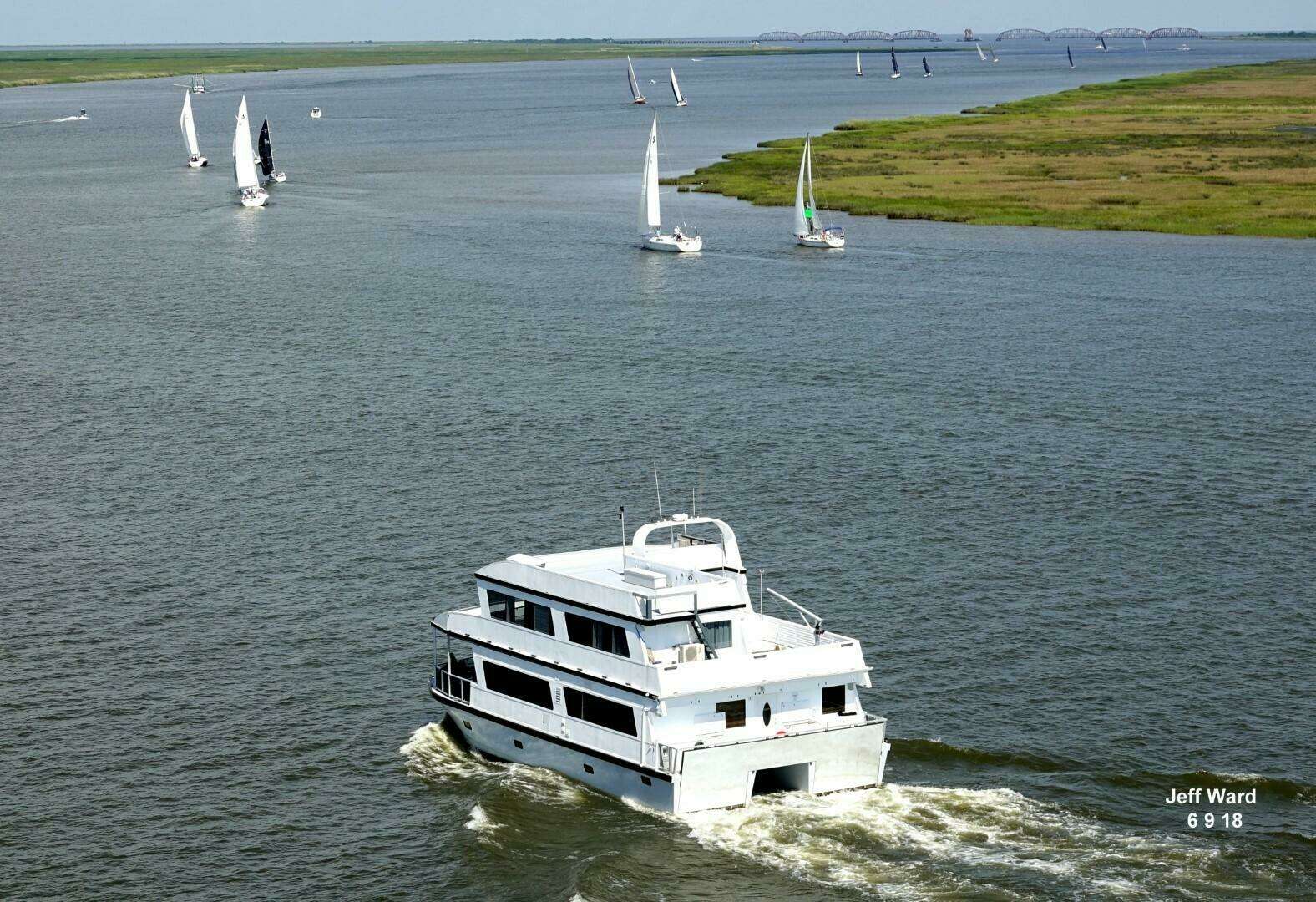 2018 Avenger Luxury Catamaran Coastal Cruiser - Image 3